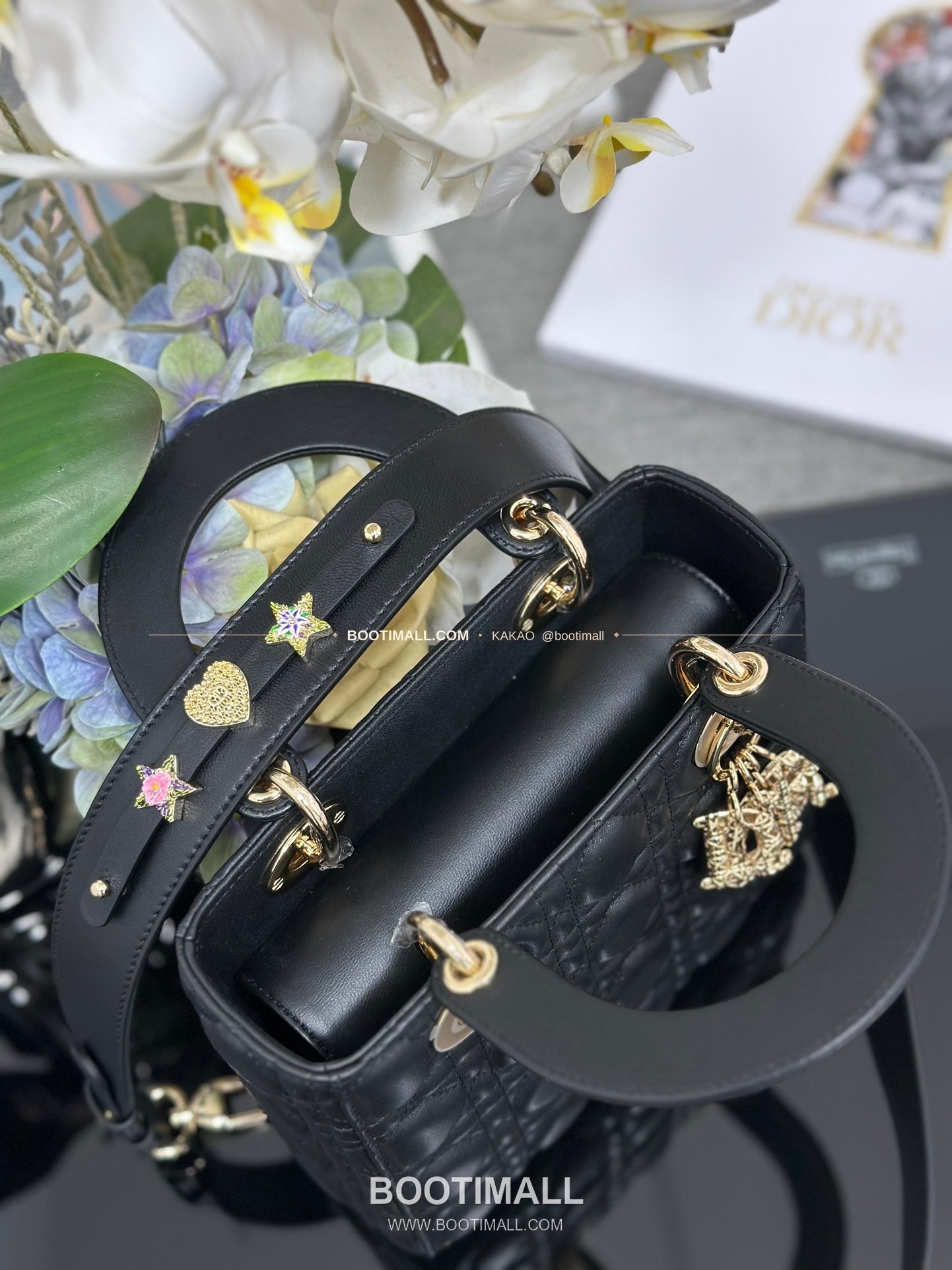 디올 레이디 디올 마이 램스킨 까나쥬 오픈워크 D.I.O.R 참 토트 숄더백 Dior Lady Dior My Lambskin Cannage Openwork D.I.O.R Charm Tote Shoulder Bag M0538 20cm 7