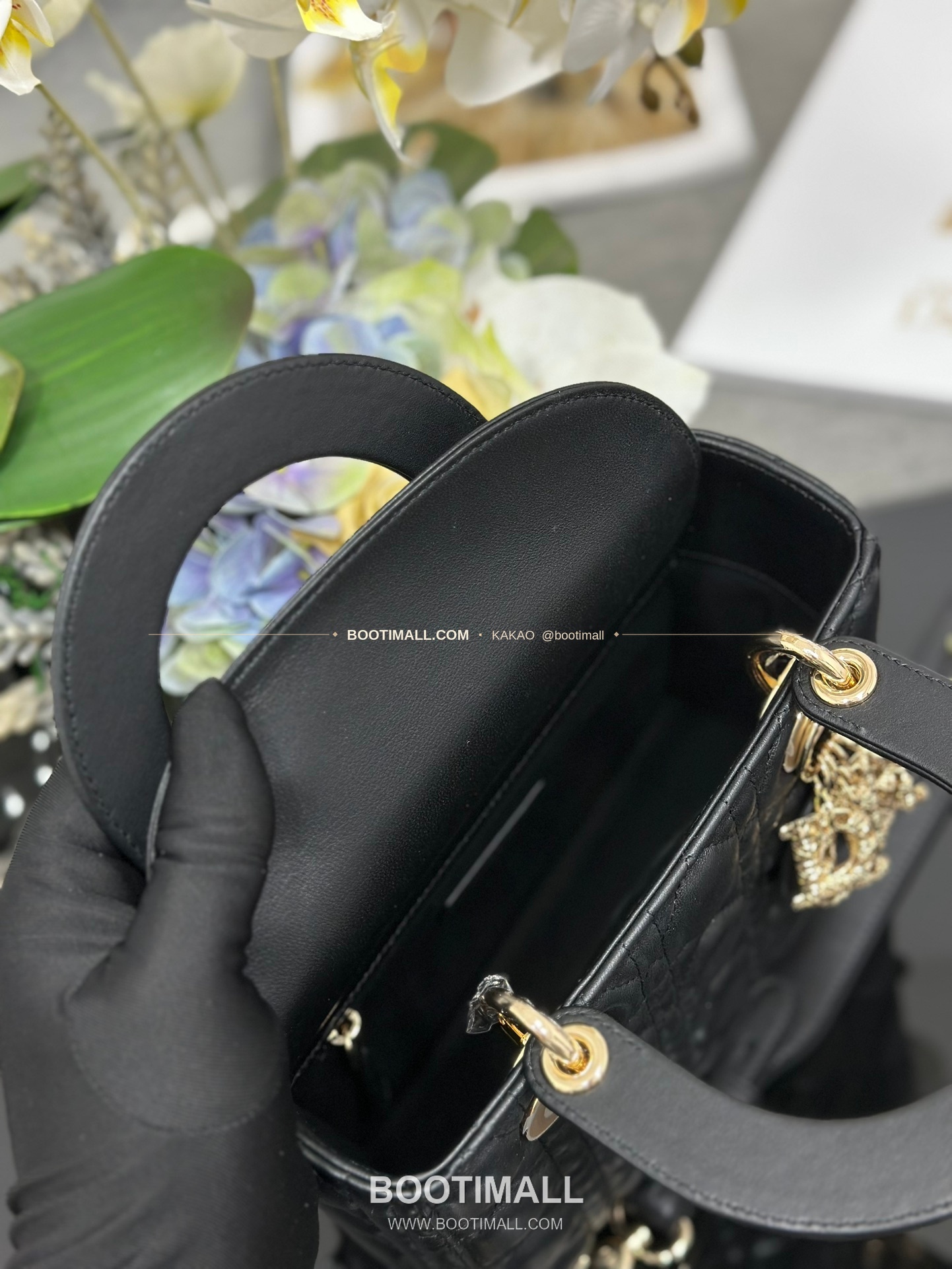 디올 레이디 디올 마이 램스킨 까나쥬 오픈워크 D.I.O.R 참 토트 숄더백 Dior Lady Dior My Lambskin Cannage Openwork D.I.O.R Charm Tote Shoulder Bag M0538 20cm 8