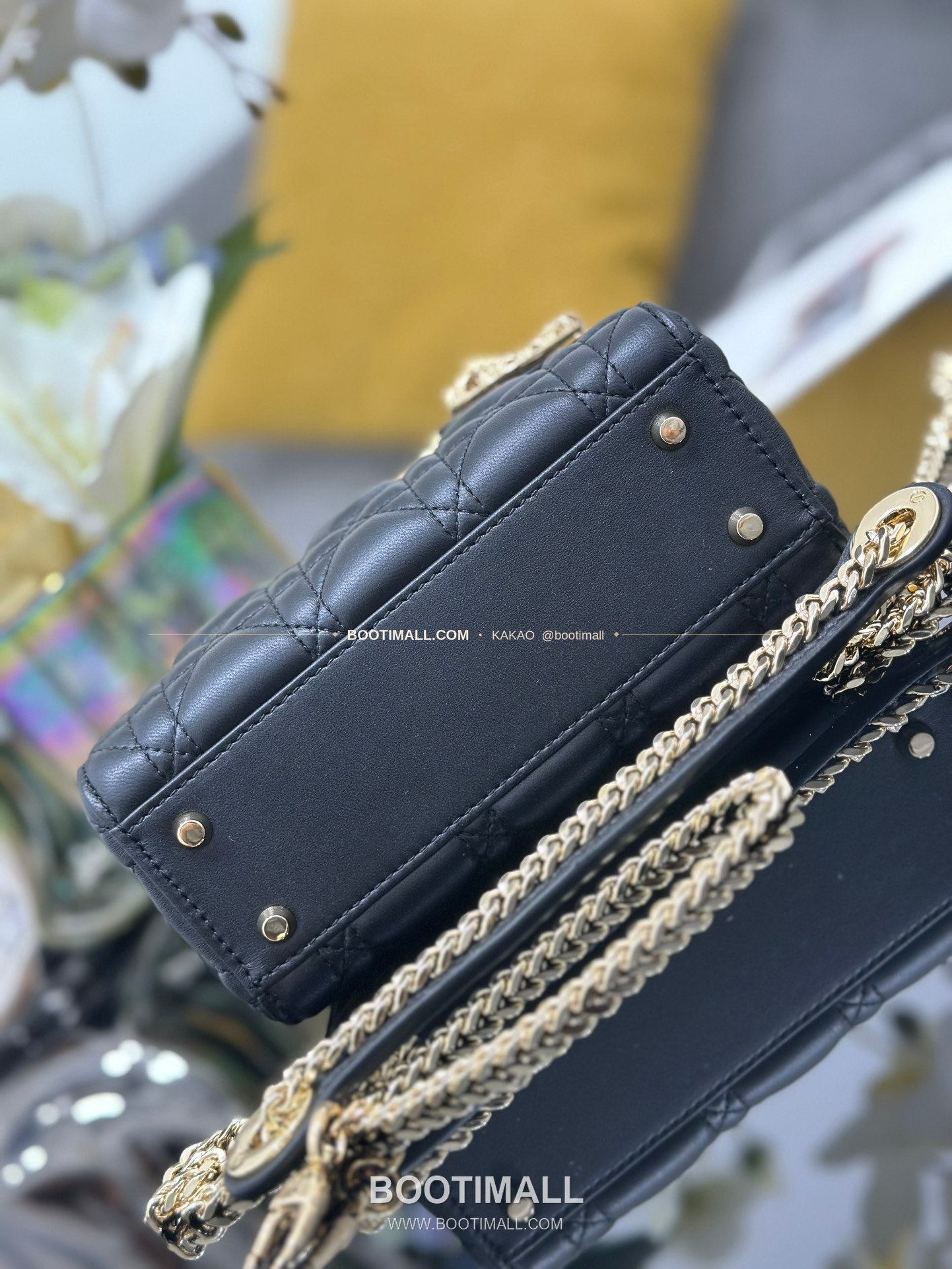 디올 레이디 디올 램스킨 까나쥬 오픈워크 D.I.O.R 참 미니 체인 숄더백 Dior Lady Dior Lambskin Cannage Openwork D.I.O.R Charm Mini Chain Shoulder Bag M0505 17cm 4