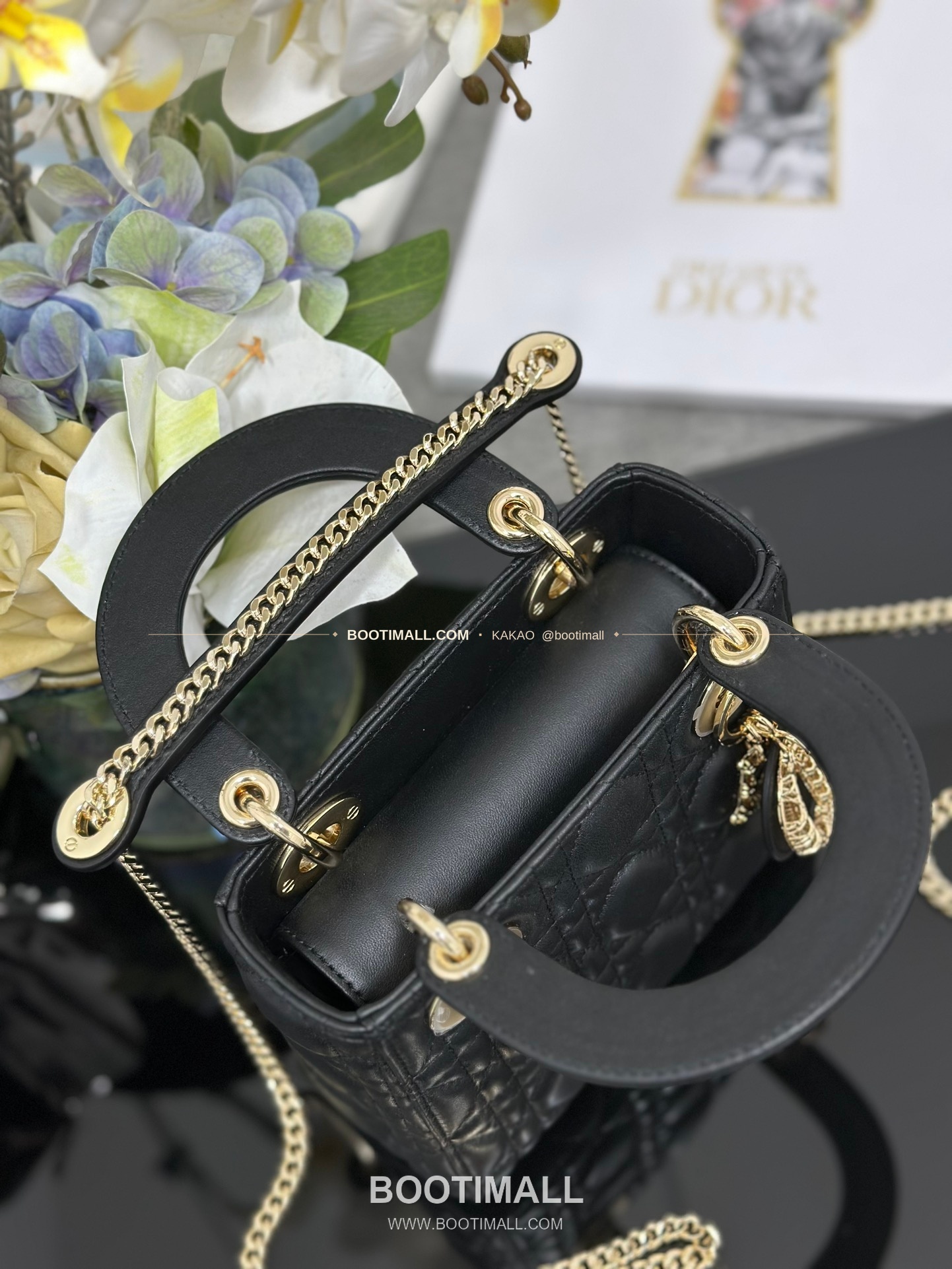 디올 레이디 디올 램스킨 까나쥬 오픈워크 D.I.O.R 참 미니 체인 숄더백 Dior Lady Dior Lambskin Cannage Openwork D.I.O.R Charm Mini Chain Shoulder Bag M0505 17cm 7