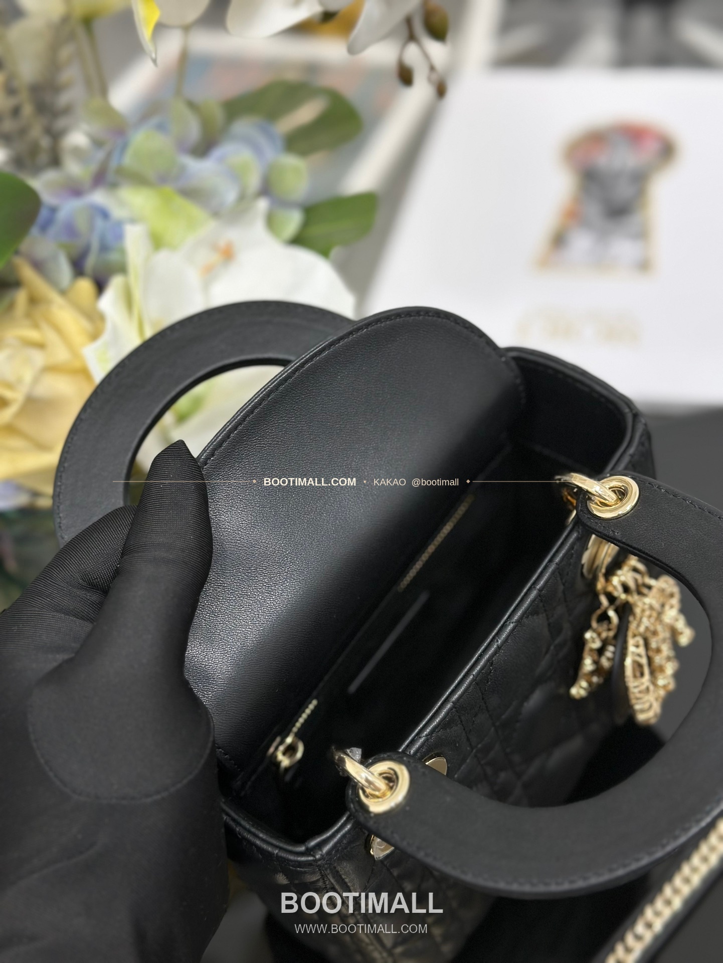 디올 레이디 디올 램스킨 까나쥬 오픈워크 D.I.O.R 참 미니 체인 숄더백 Dior Lady Dior Lambskin Cannage Openwork D.I.O.R Charm Mini Chain Shoulder Bag M0505 17cm 8