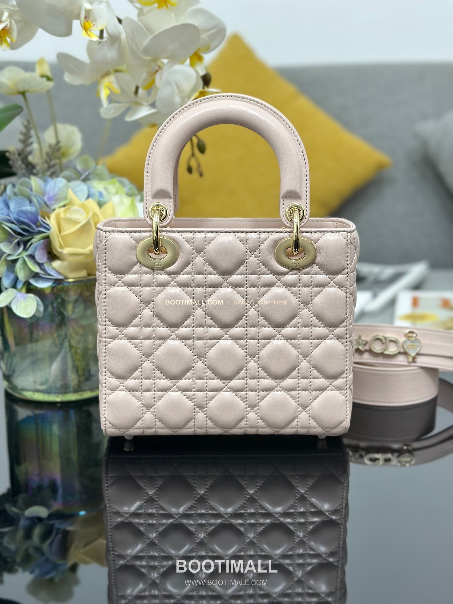 디올 레이디 디올 마이 램스킨 까나쥬 다이아 버클 D.I.O.R 참 토트 숄더백 Dior Lady Dior My Lambskin Cannage Diamond Buckle D.I.O.R Charm Tote Shoulder Bag M0538 20cm 2