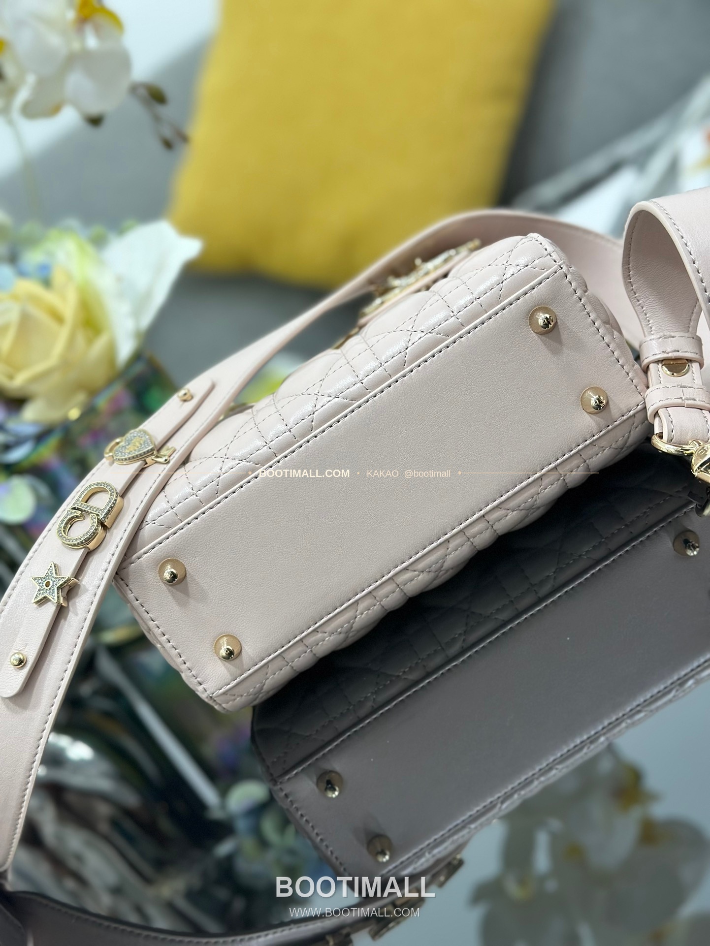 디올 레이디 디올 마이 램스킨 까나쥬 다이아 버클 D.I.O.R 참 토트 숄더백 Dior Lady Dior My Lambskin Cannage Diamond Buckle D.I.O.R Charm Tote Shoulder Bag M0538 20cm 4