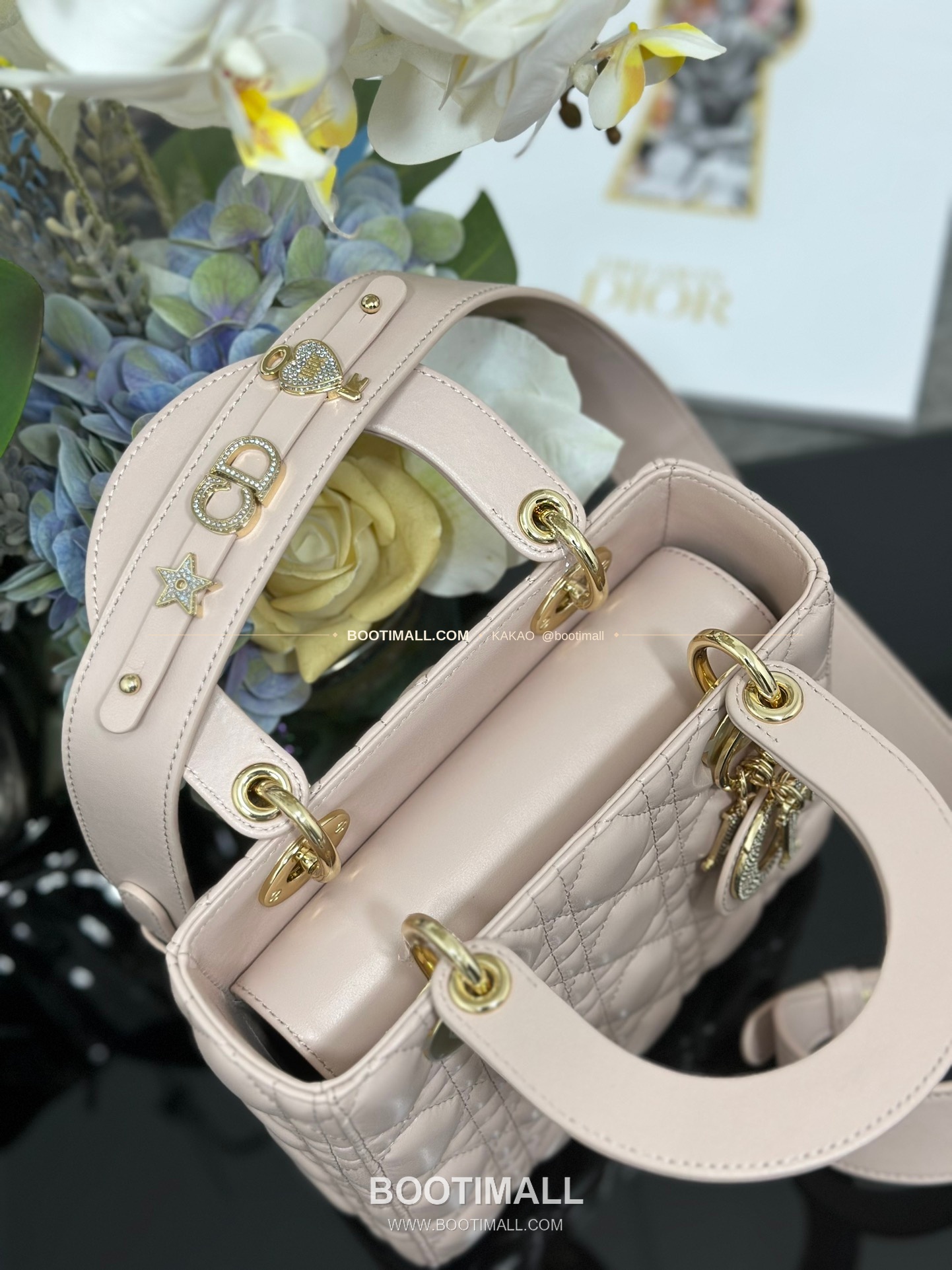 디올 레이디 디올 마이 램스킨 까나쥬 다이아 버클 D.I.O.R 참 토트 숄더백 Dior Lady Dior My Lambskin Cannage Diamond Buckle D.I.O.R Charm Tote Shoulder Bag M0538 20cm 7