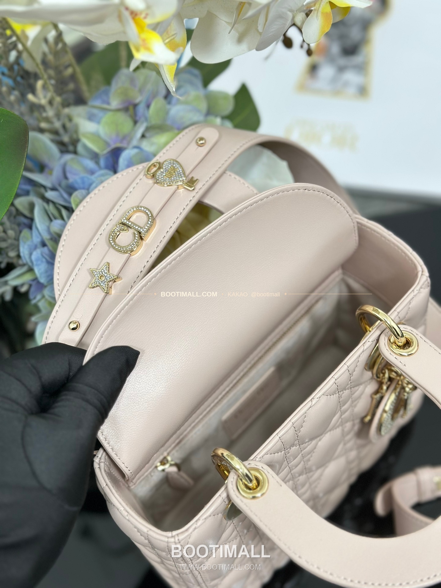 디올 레이디 디올 마이 램스킨 까나쥬 다이아 버클 D.I.O.R 참 토트 숄더백 Dior Lady Dior My Lambskin Cannage Diamond Buckle D.I.O.R Charm Tote Shoulder Bag M0538 20cm 8