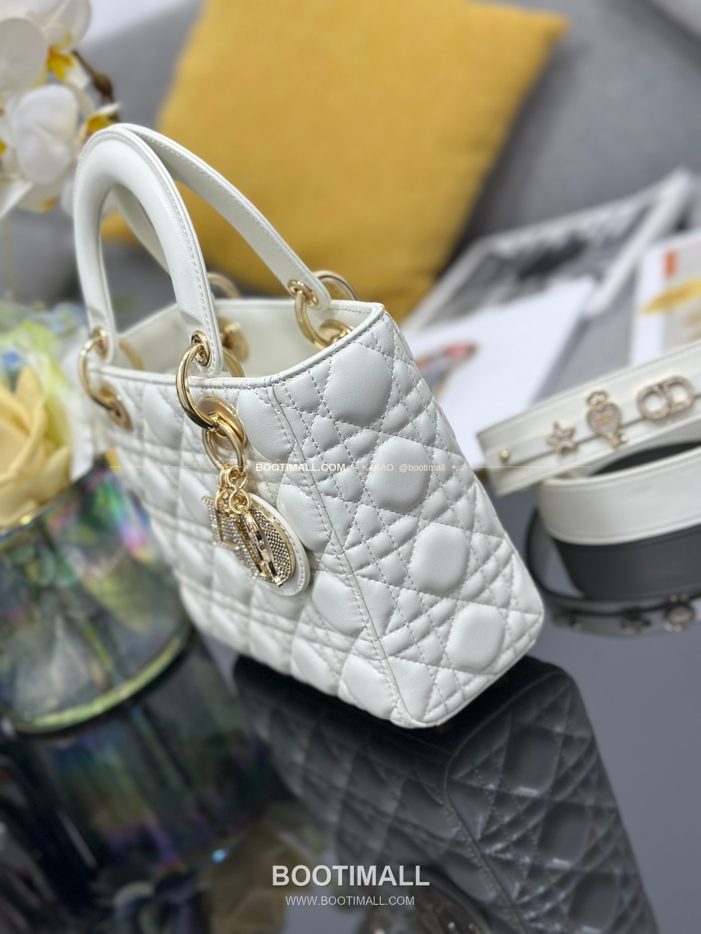 디올 레이디 디올 마이 램스킨 까나쥬 다이아 버클 D.I.O.R 참 토트 숄더백 Dior Lady Dior My Lambskin Cannage Diamond Buckle D.I.O.R Charm Tote Shoulder Bag M0538 20cm 3