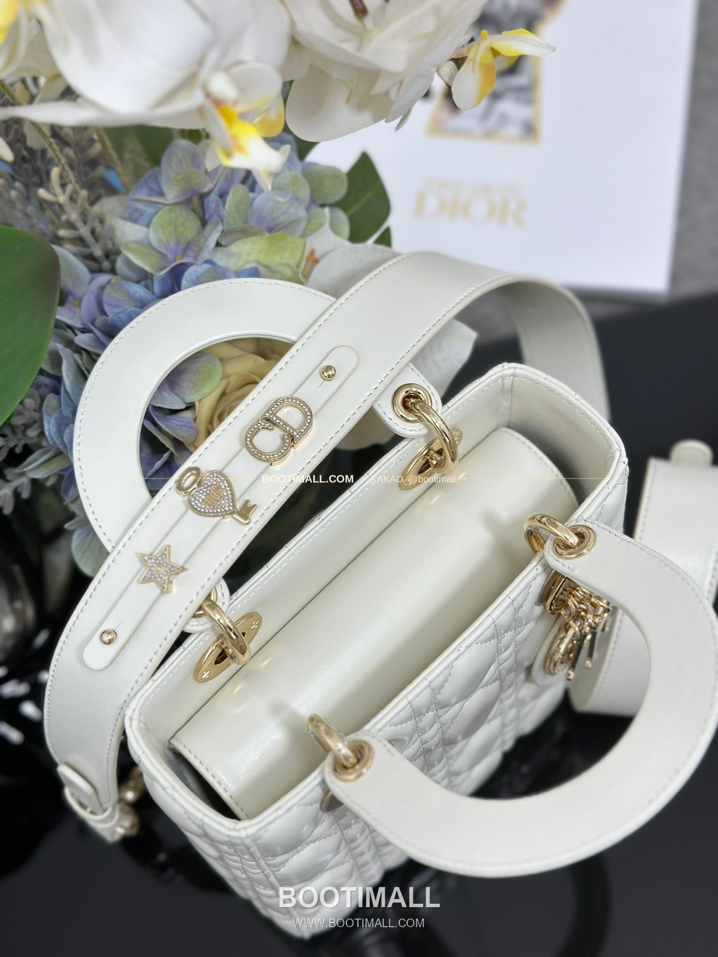 디올 레이디 디올 마이 램스킨 까나쥬 다이아 버클 D.I.O.R 참 토트 숄더백 Dior Lady Dior My Lambskin Cannage Diamond Buckle D.I.O.R Charm Tote Shoulder Bag M0538 20cm 7