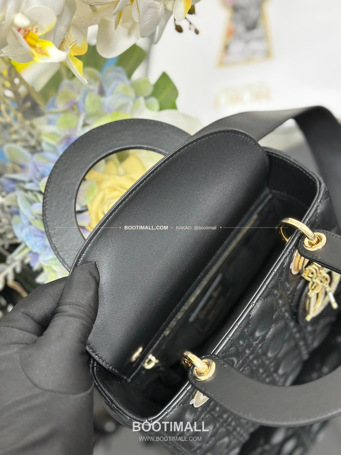 디올 레이디 디올 마이 램스킨 까나쥬 다이아 버클 D.I.O.R 참 토트 숄더백 Dior Lady Dior My Lambskin Cannage Diamond Buckle D.I.O.R Charm Tote Shoulder Bag M0538 20cm 8