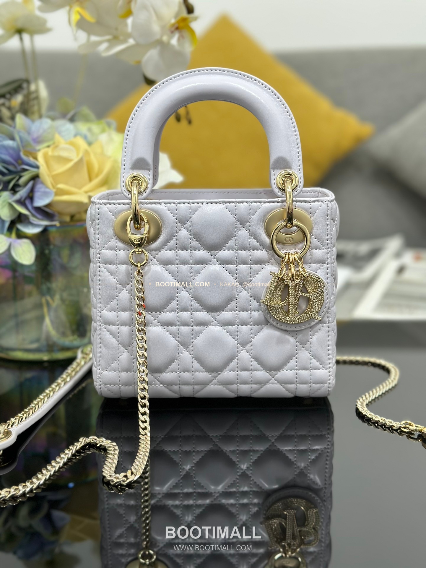 디올 레이디 디올 램스킨 까나쥬 다이아 버클 D.I.O.R 참 미니 체인 숄더백 Dior Lady Dior Lambskin Cannage Diamond Buckle D.I.O.R Charm Mini Chain Shoulder Bag M0505 17cm 1