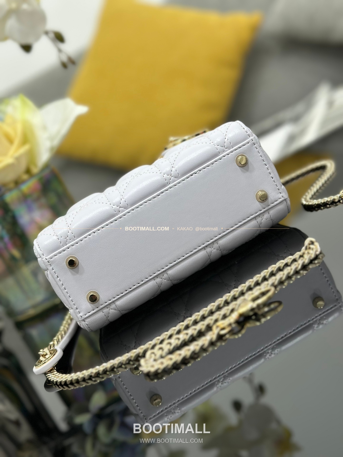 디올 레이디 디올 램스킨 까나쥬 다이아 버클 D.I.O.R 참 미니 체인 숄더백 Dior Lady Dior Lambskin Cannage Diamond Buckle D.I.O.R Charm Mini Chain Shoulder Bag M0505 17cm 4