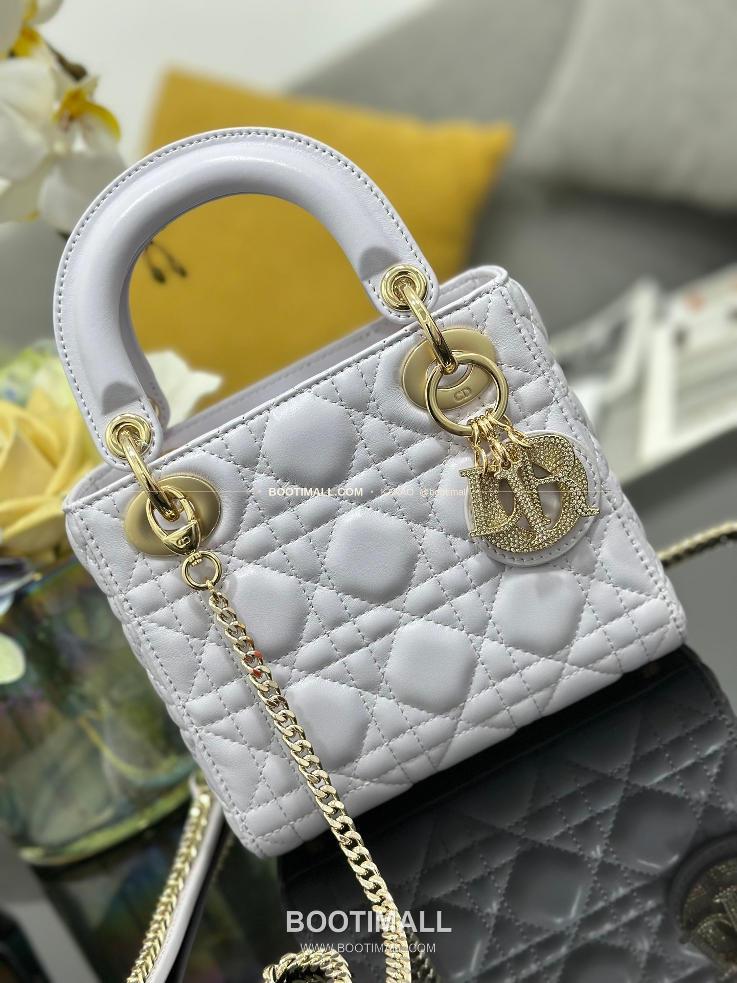 디올 레이디 디올 램스킨 까나쥬 다이아 버클 D.I.O.R 참 미니 체인 숄더백 Dior Lady Dior Lambskin Cannage Diamond Buckle D.I.O.R Charm Mini Chain Shoulder Bag M0505 17cm 5