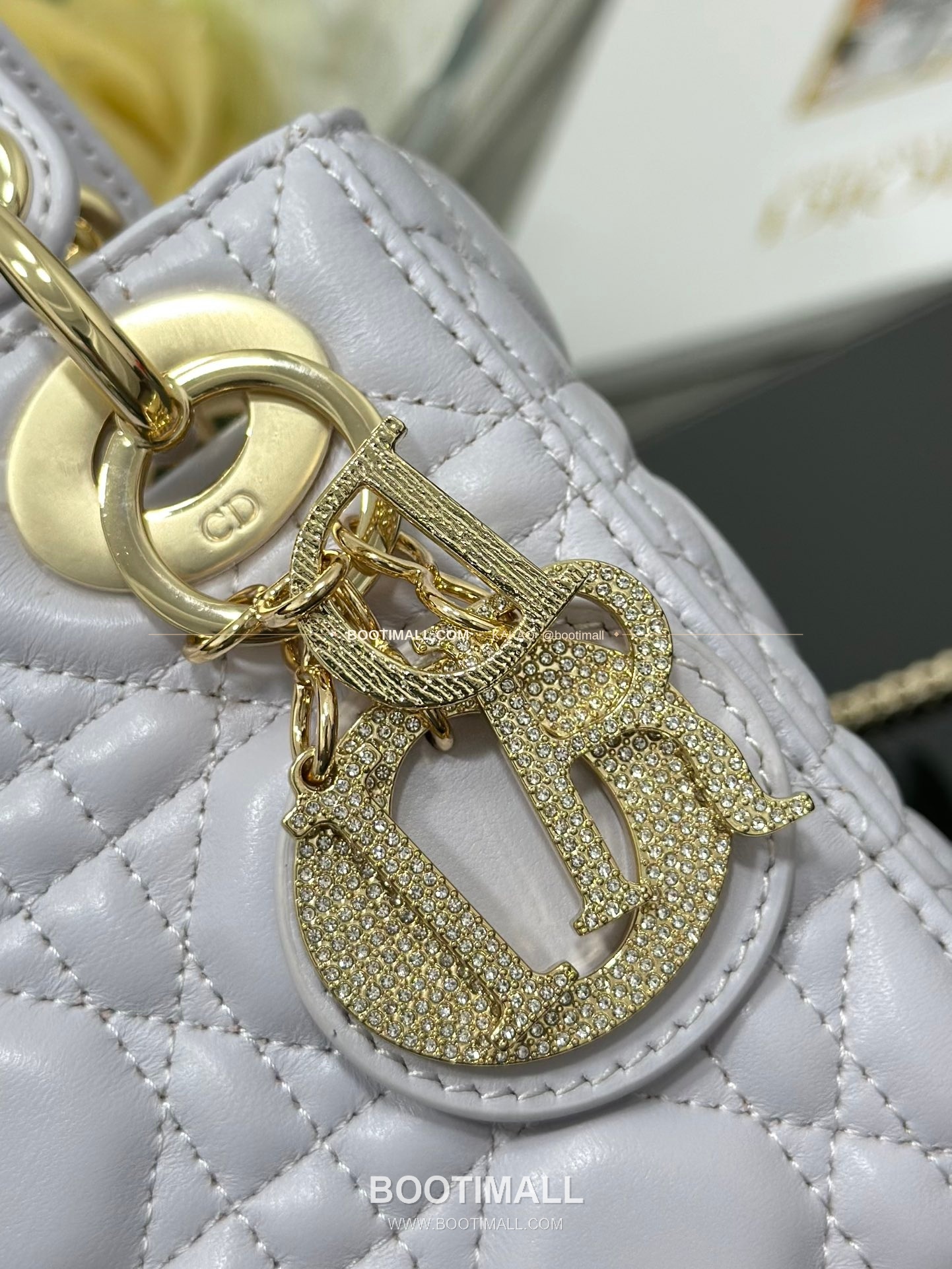 디올 레이디 디올 램스킨 까나쥬 다이아 버클 D.I.O.R 참 미니 체인 숄더백 Dior Lady Dior Lambskin Cannage Diamond Buckle D.I.O.R Charm Mini Chain Shoulder Bag M0505 17cm 6