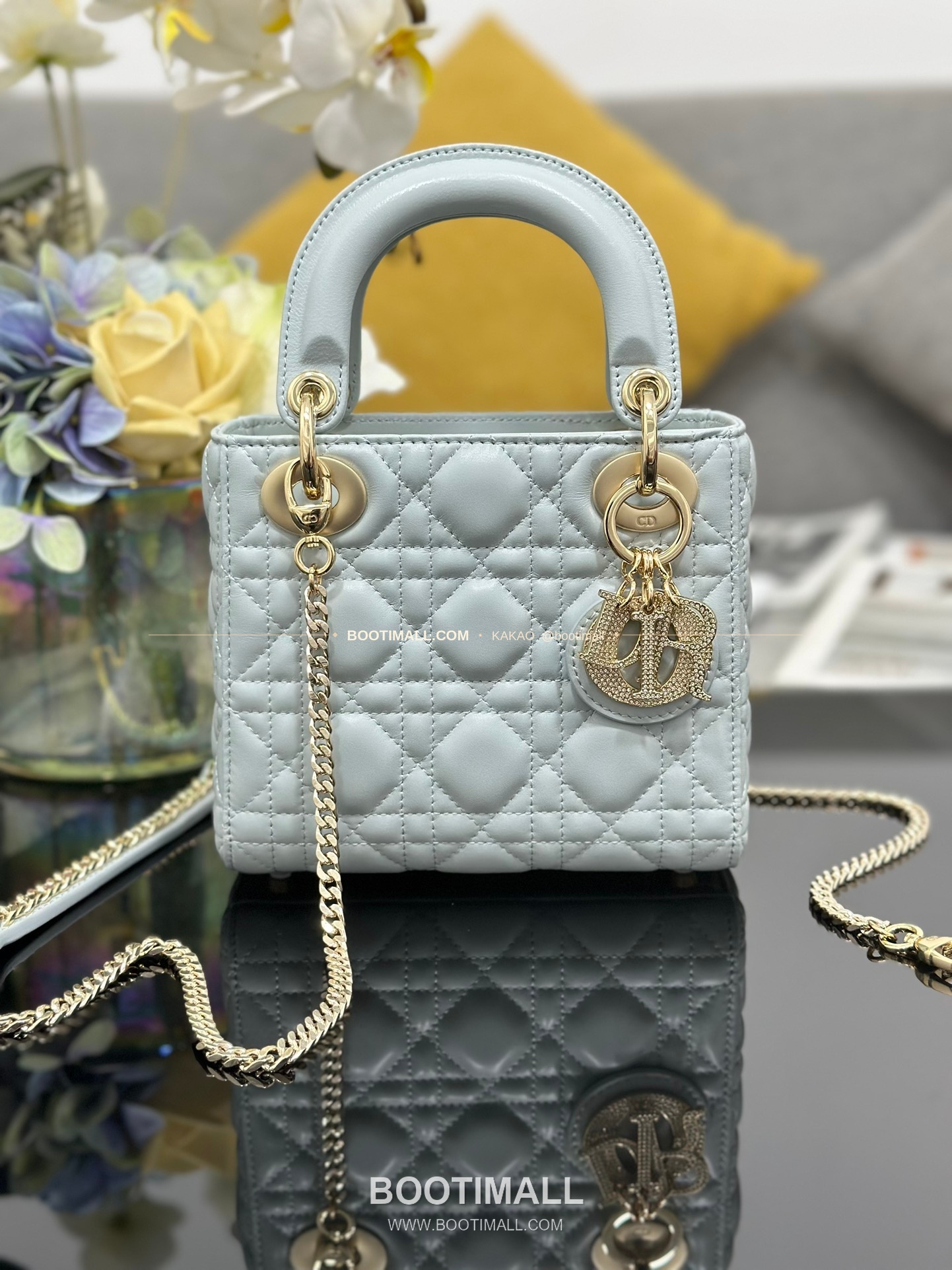 디올 레이디 디올 램스킨 까나쥬 다이아 버클 D.I.O.R 참 미니 체인 숄더백 Dior Lady Dior Lambskin Cannage Diamond Buckle D.I.O.R Charm Mini Chain Shoulder Bag M0505 17cm 1