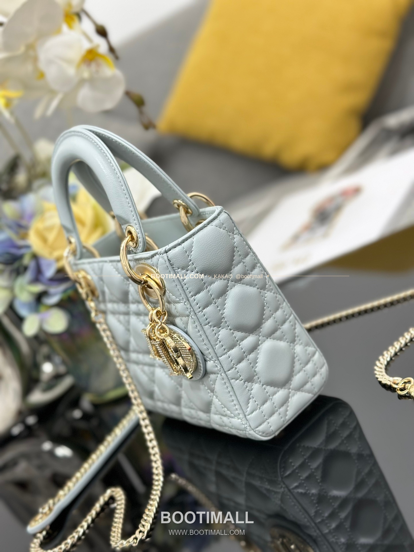 디올 레이디 디올 램스킨 까나쥬 다이아 버클 D.I.O.R 참 미니 체인 숄더백 Dior Lady Dior Lambskin Cannage Diamond Buckle D.I.O.R Charm Mini Chain Shoulder Bag M0505 17cm 3