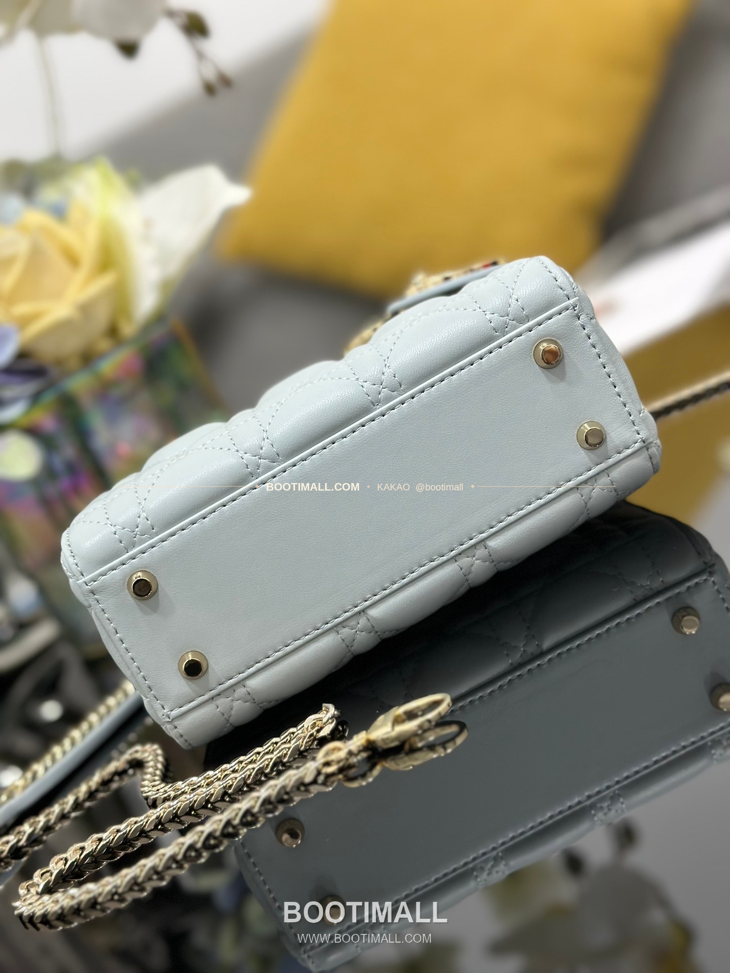 디올 레이디 디올 램스킨 까나쥬 다이아 버클 D.I.O.R 참 미니 체인 숄더백 Dior Lady Dior Lambskin Cannage Diamond Buckle D.I.O.R Charm Mini Chain Shoulder Bag M0505 17cm 4