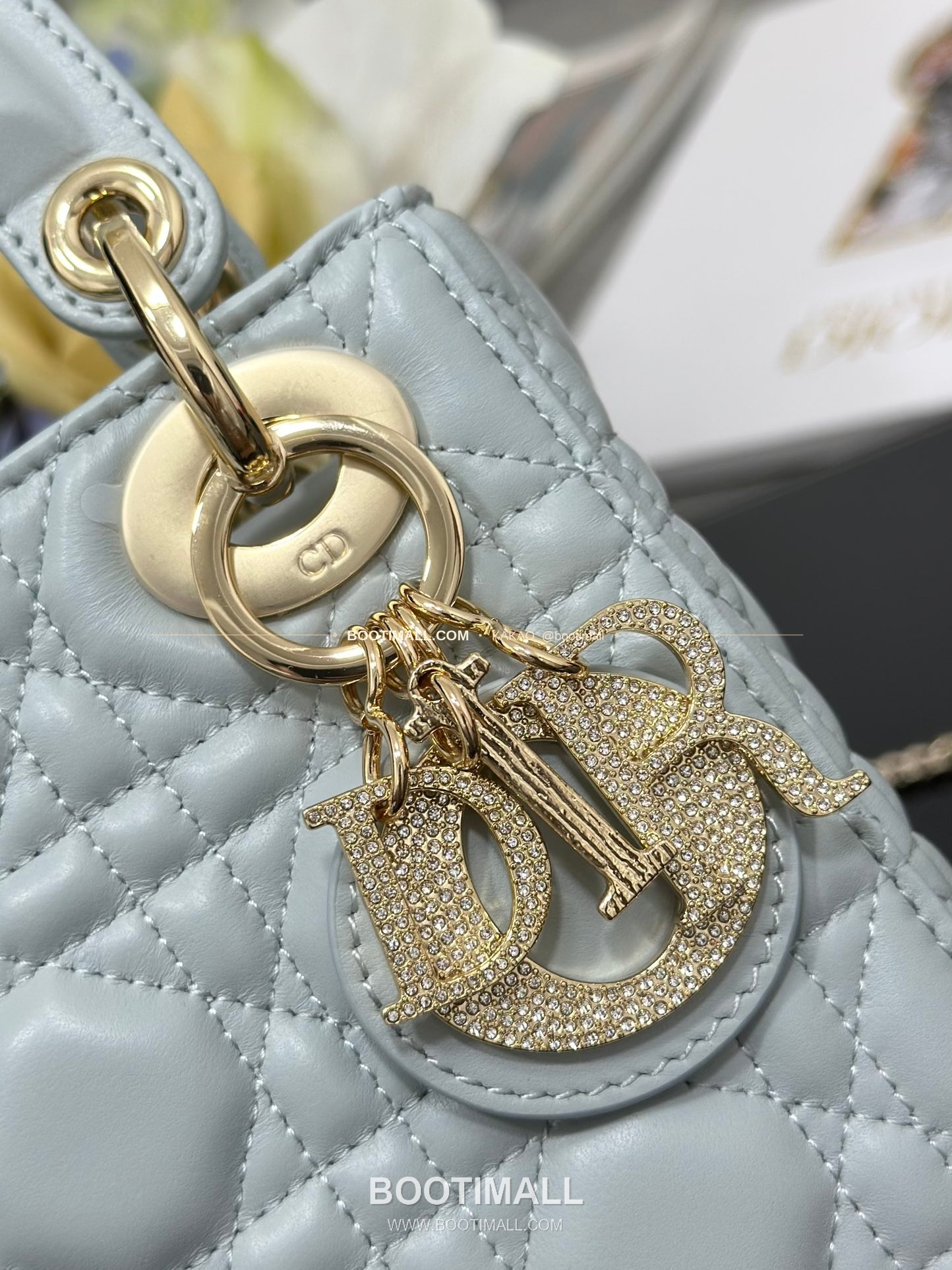 디올 레이디 디올 램스킨 까나쥬 다이아 버클 D.I.O.R 참 미니 체인 숄더백 Dior Lady Dior Lambskin Cannage Diamond Buckle D.I.O.R Charm Mini Chain Shoulder Bag M0505 17cm 6