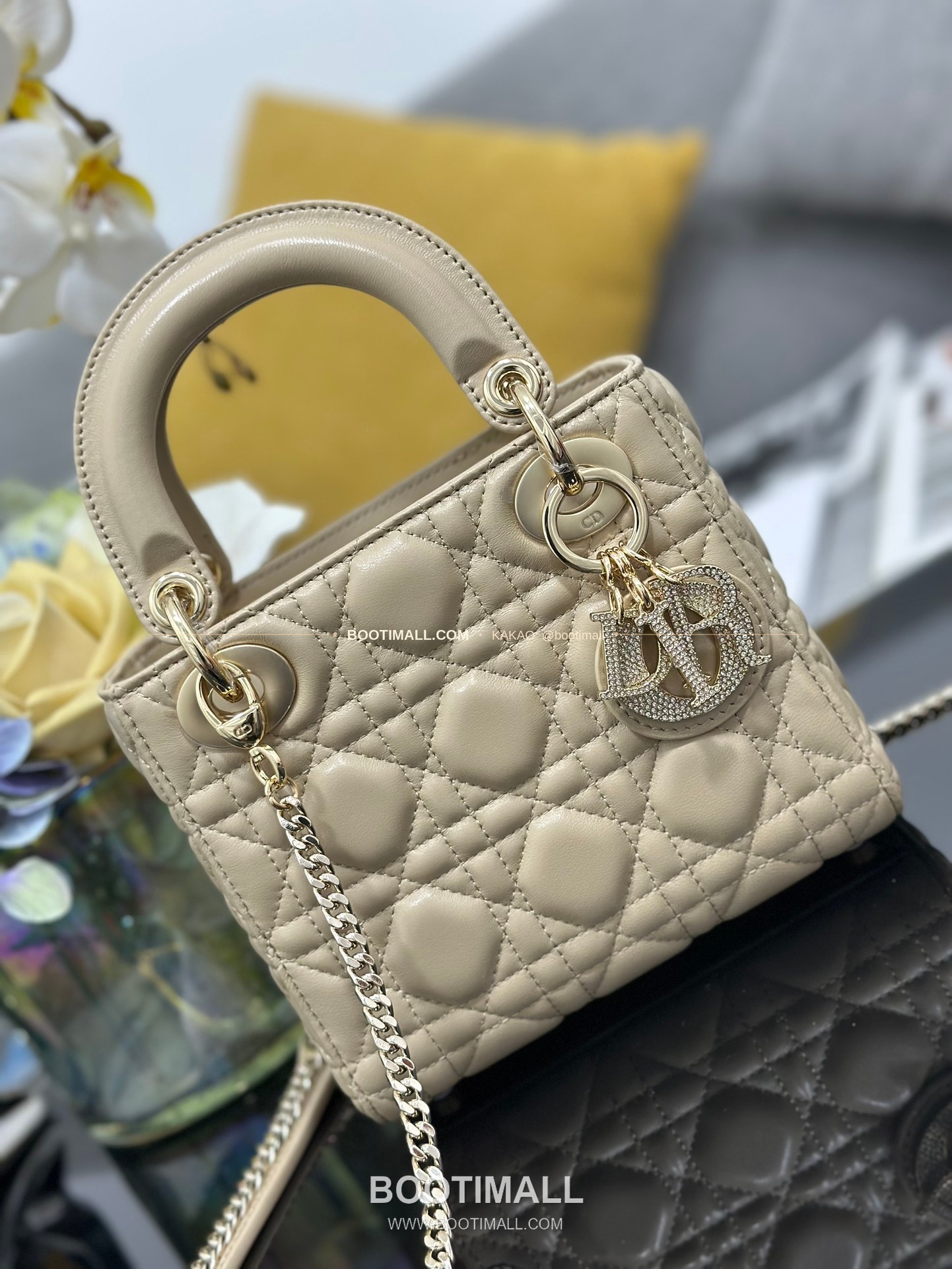 디올 레이디 디올 램스킨 까나쥬 다이아 버클 D.I.O.R 참 미니 체인 숄더백 Dior Lady Dior Lambskin Cannage Diamond Buckle D.I.O.R Charm Mini Chain Shoulder Bag M0505 17cm 5