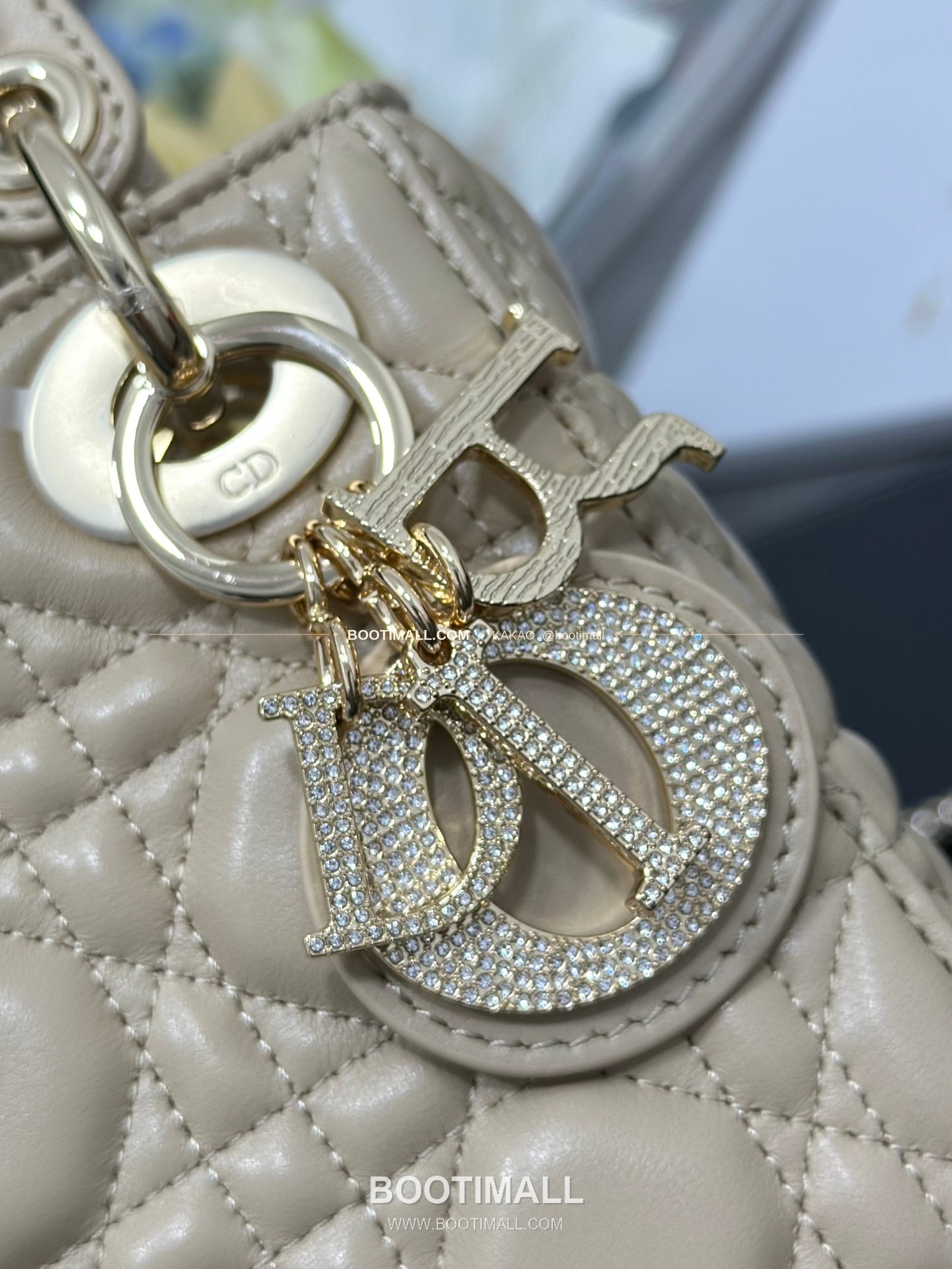 디올 레이디 디올 램스킨 까나쥬 다이아 버클 D.I.O.R 참 미니 체인 숄더백 Dior Lady Dior Lambskin Cannage Diamond Buckle D.I.O.R Charm Mini Chain Shoulder Bag M0505 17cm 6