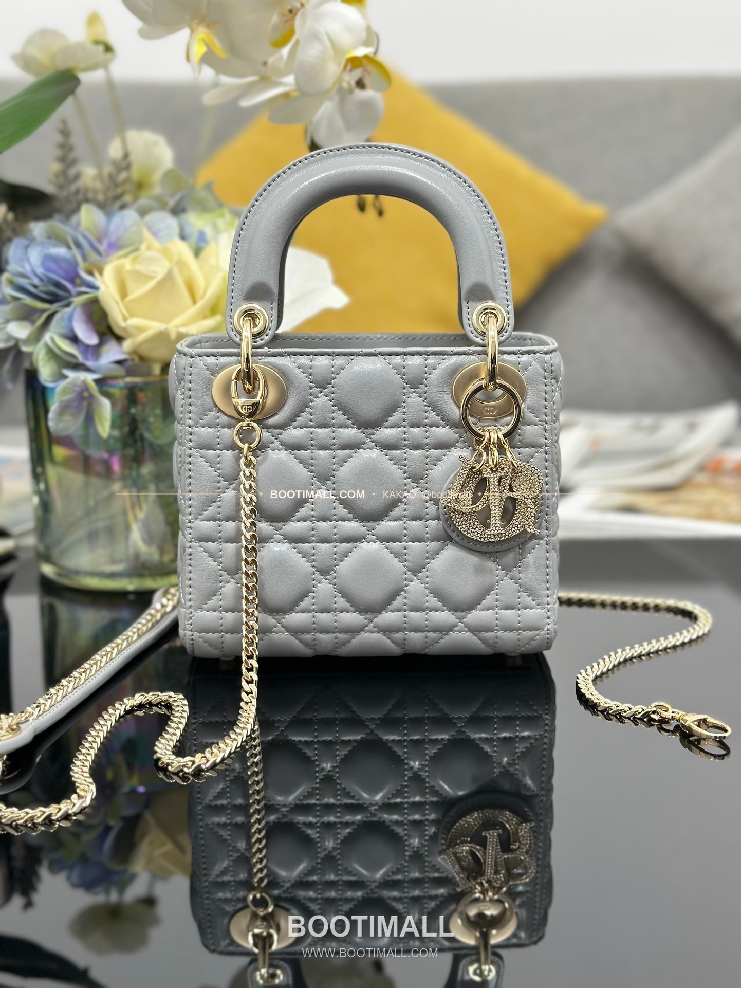 디올 레이디 디올 램스킨 까나쥬 다이아 버클 D.I.O.R 참 미니 체인 숄더백 Dior Lady Dior Lambskin Cannage Diamond Buckle D.I.O.R Charm Mini Chain Shoulder Bag M0505 17cm 1