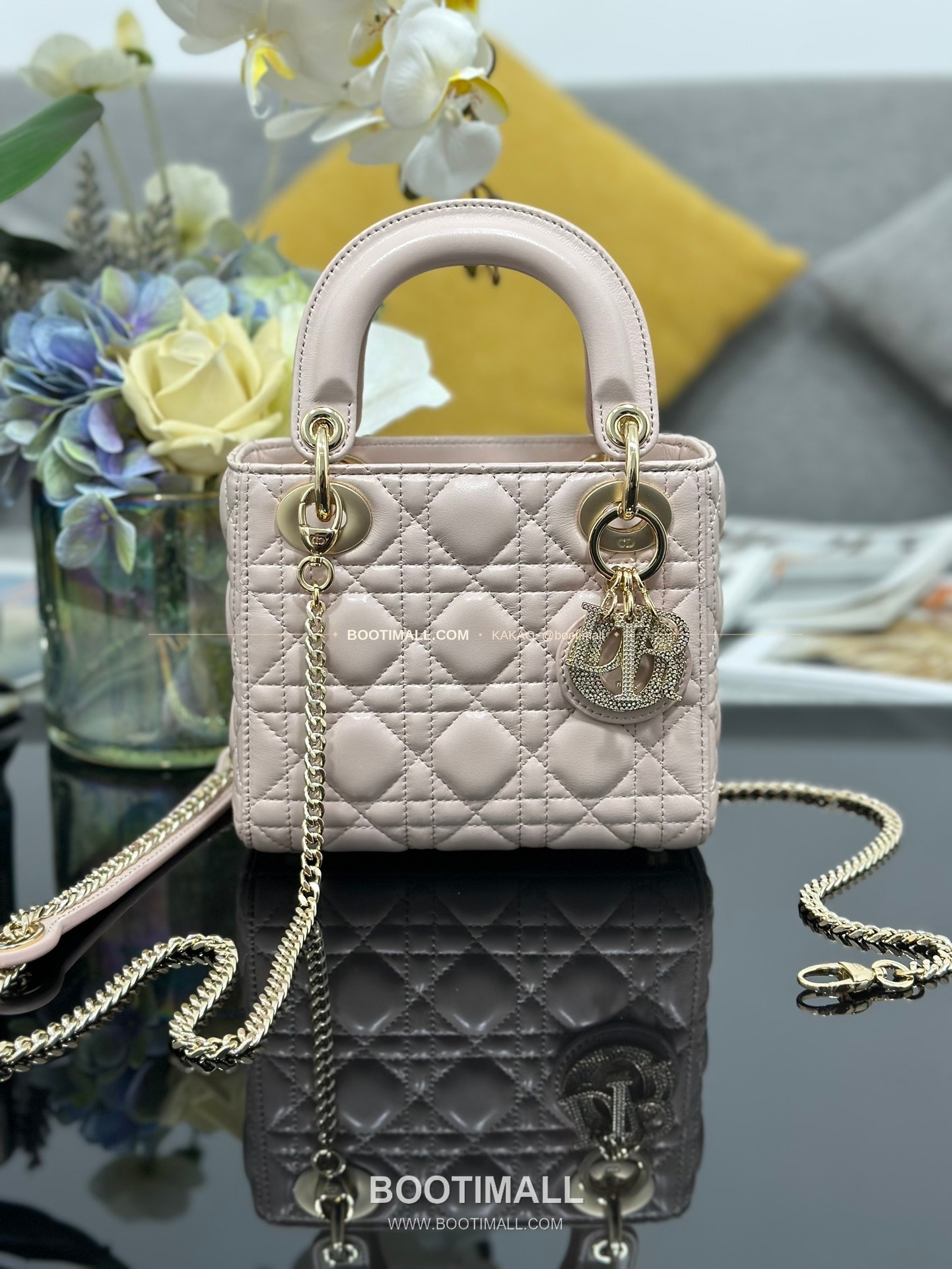 디올 레이디 디올 램스킨 까나쥬 다이아 버클 D.I.O.R 참 미니 체인 숄더백 Dior Lady Dior Lambskin Cannage Diamond Buckle D.I.O.R Charm Mini Chain Shoulder Bag M0505 17cm 1