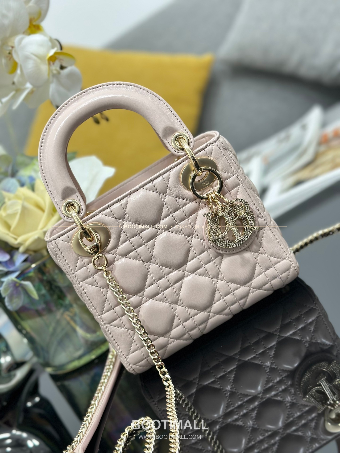 디올 레이디 디올 램스킨 까나쥬 다이아 버클 D.I.O.R 참 미니 체인 숄더백 Dior Lady Dior Lambskin Cannage Diamond Buckle D.I.O.R Charm Mini Chain Shoulder Bag M0505 17cm 3