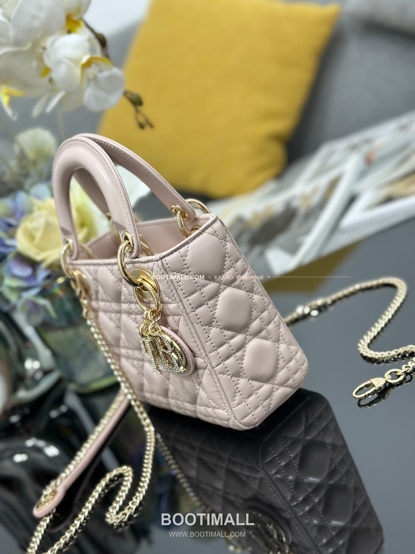 디올 레이디 디올 램스킨 까나쥬 다이아 버클 D.I.O.R 참 미니 체인 숄더백 Dior Lady Dior Lambskin Cannage Diamond Buckle D.I.O.R Charm Mini Chain Shoulder Bag M0505 17cm 5