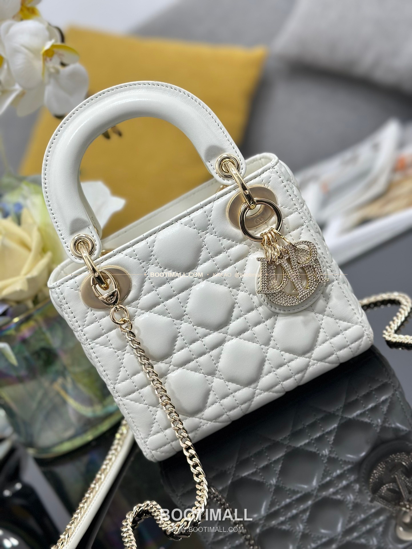 디올 레이디 디올 램스킨 까나쥬 다이아 버클 D.I.O.R 참 미니 체인 숄더백 Dior Lady Dior Lambskin Cannage Diamond Buckle D.I.O.R Charm Mini Chain Shoulder Bag M0505 17cm 3