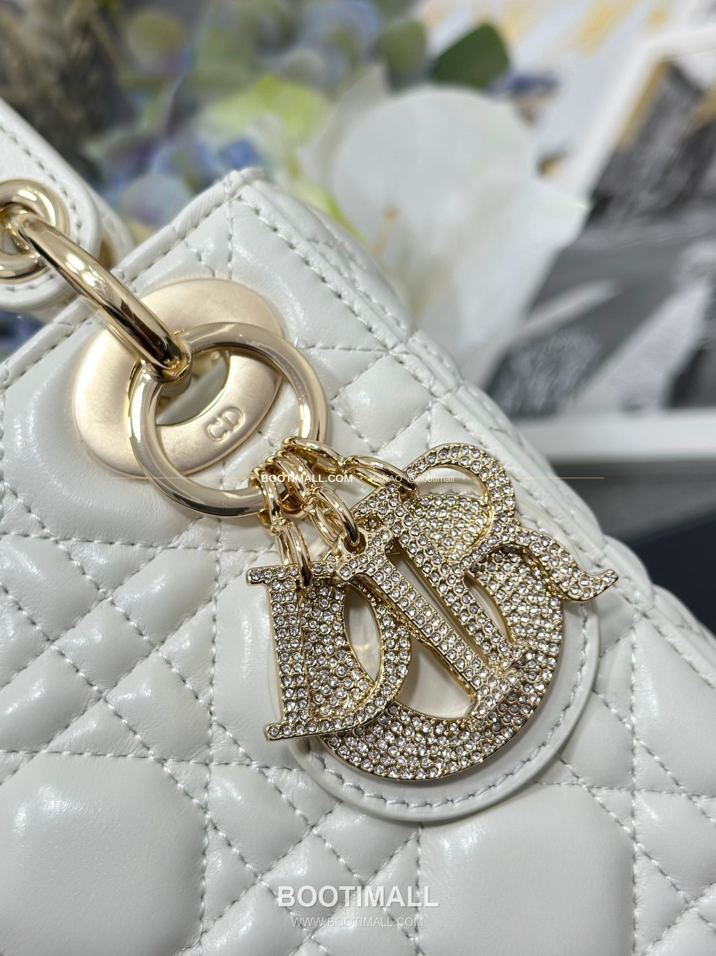 디올 레이디 디올 램스킨 까나쥬 다이아 버클 D.I.O.R 참 미니 체인 숄더백 Dior Lady Dior Lambskin Cannage Diamond Buckle D.I.O.R Charm Mini Chain Shoulder Bag M0505 17cm 4