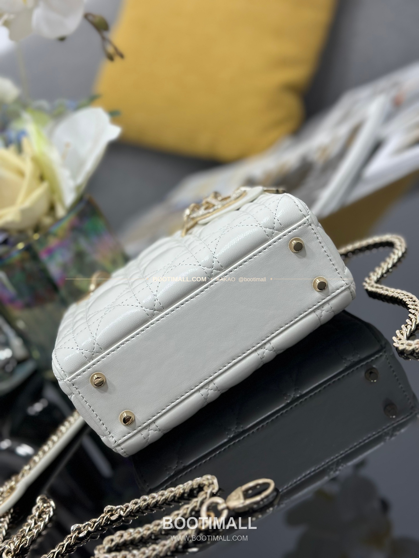 디올 레이디 디올 램스킨 까나쥬 다이아 버클 D.I.O.R 참 미니 체인 숄더백 Dior Lady Dior Lambskin Cannage Diamond Buckle D.I.O.R Charm Mini Chain Shoulder Bag M0505 17cm 6