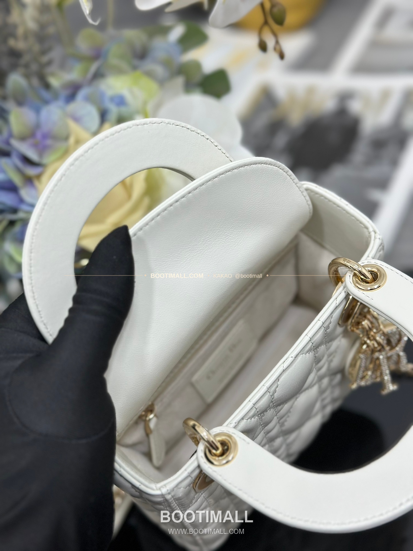 디올 레이디 디올 램스킨 까나쥬 다이아 버클 D.I.O.R 참 미니 체인 숄더백 Dior Lady Dior Lambskin Cannage Diamond Buckle D.I.O.R Charm Mini Chain Shoulder Bag M0505 17cm 8