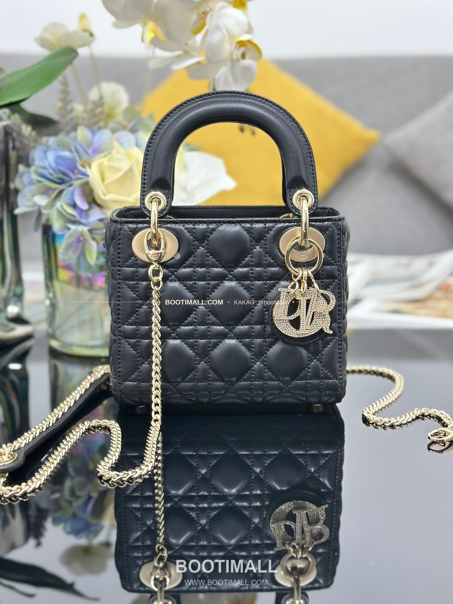 디올 레이디 디올 램스킨 까나쥬 다이아 버클 D.I.O.R 참 미니 체인 숄더백 Dior Lady Dior Lambskin Cannage Diamond Buckle D.I.O.R Charm Mini Chain Shoulder Bag M0505 17cm 1