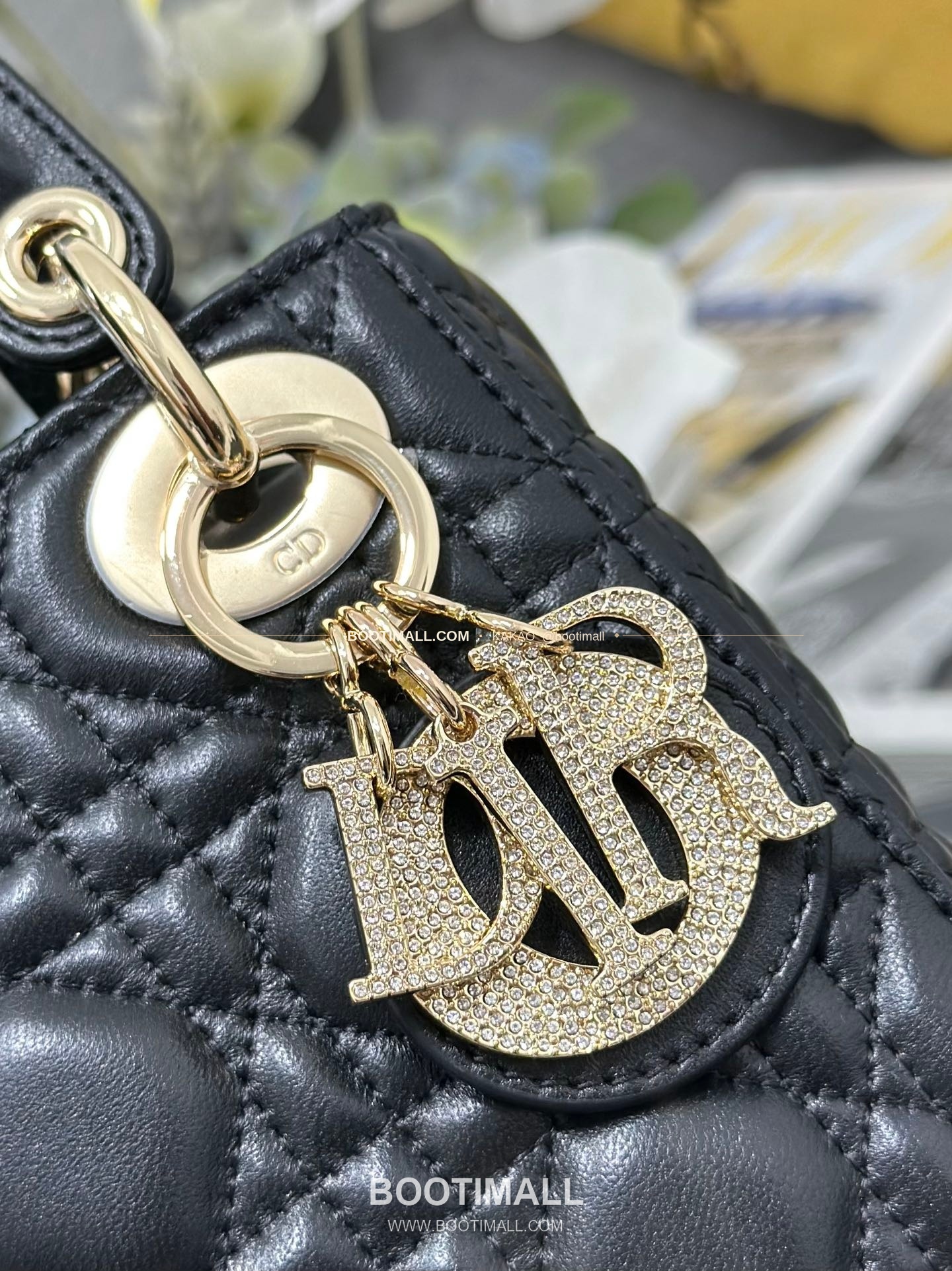 디올 레이디 디올 램스킨 까나쥬 다이아 버클 D.I.O.R 참 미니 체인 숄더백 Dior Lady Dior Lambskin Cannage Diamond Buckle D.I.O.R Charm Mini Chain Shoulder Bag M0505 17cm 4