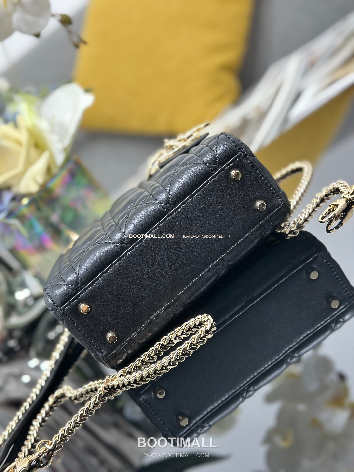 디올 레이디 디올 램스킨 까나쥬 다이아 버클 D.I.O.R 참 미니 체인 숄더백 Dior Lady Dior Lambskin Cannage Diamond Buckle D.I.O.R Charm Mini Chain Shoulder Bag M0505 17cm 6