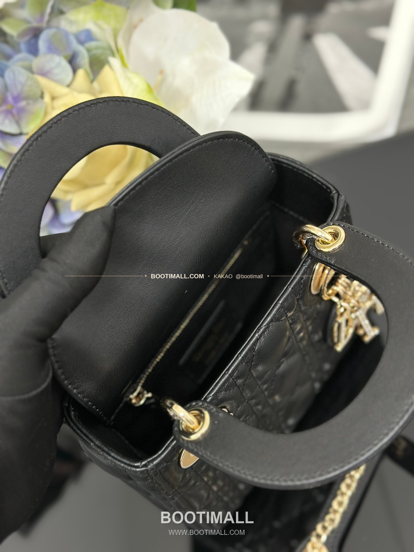 디올 레이디 디올 램스킨 까나쥬 다이아 버클 D.I.O.R 참 미니 체인 숄더백 Dior Lady Dior Lambskin Cannage Diamond Buckle D.I.O.R Charm Mini Chain Shoulder Bag M0505 17cm 8