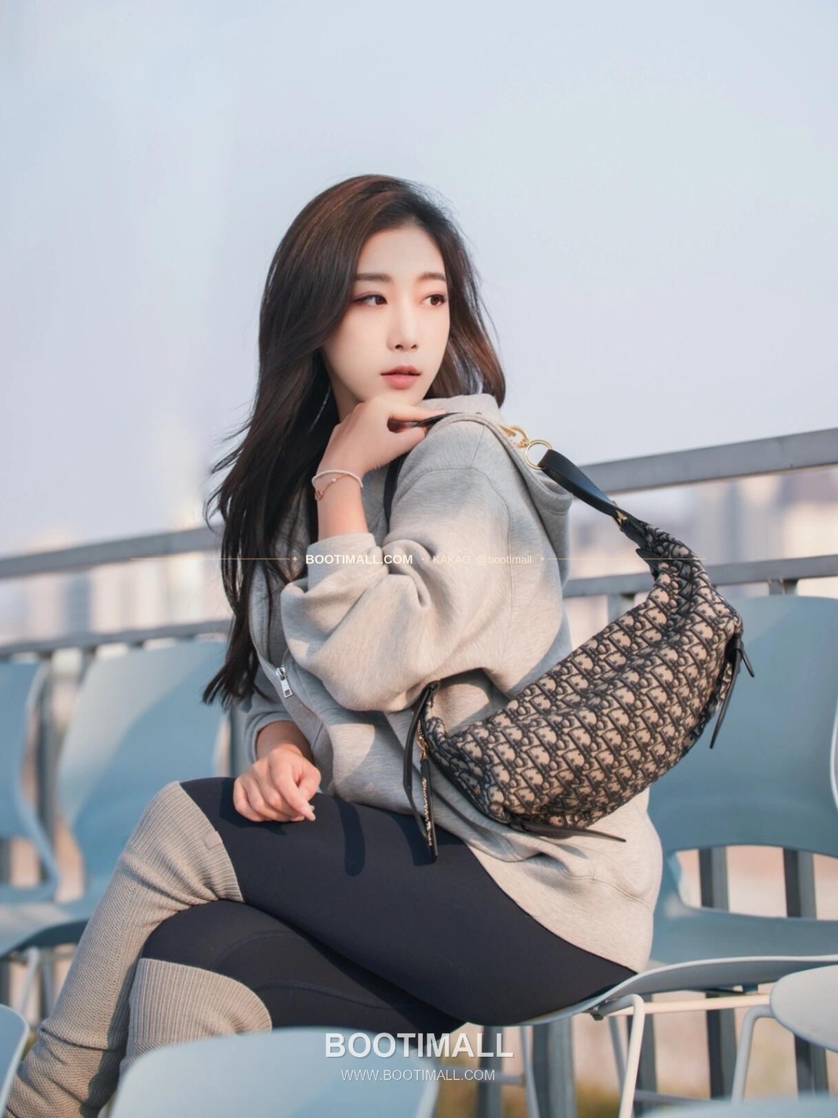 디올 저니 오블리크 캔버스 호보 숄더백 Dior Journey Oblique Canvas Hobo Shoulder Bag 5865 25cm 1