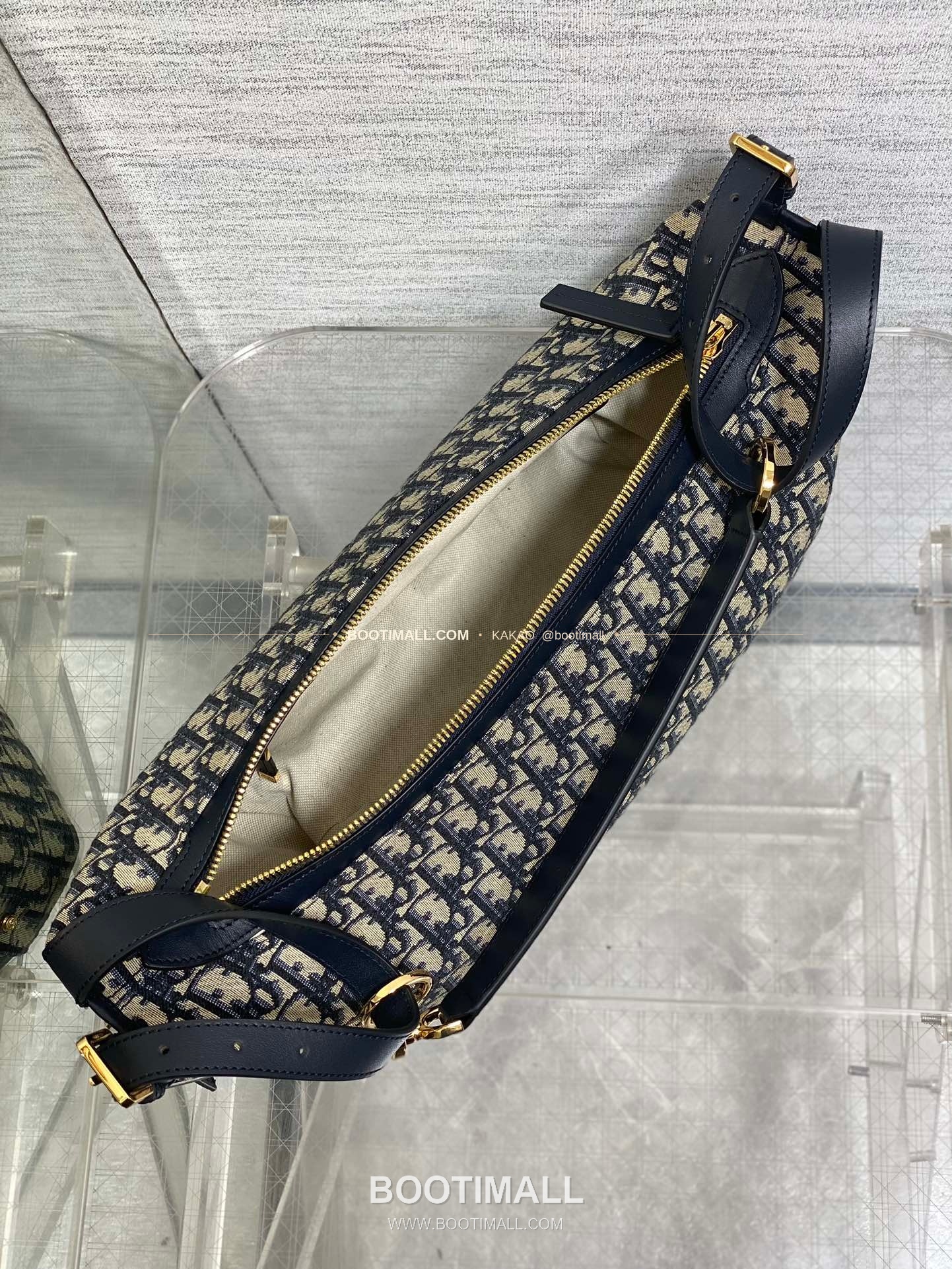 디올 저니 오블리크 캔버스 호보 숄더백 Dior Journey Oblique Canvas Hobo Shoulder Bag 5866 33cm 12