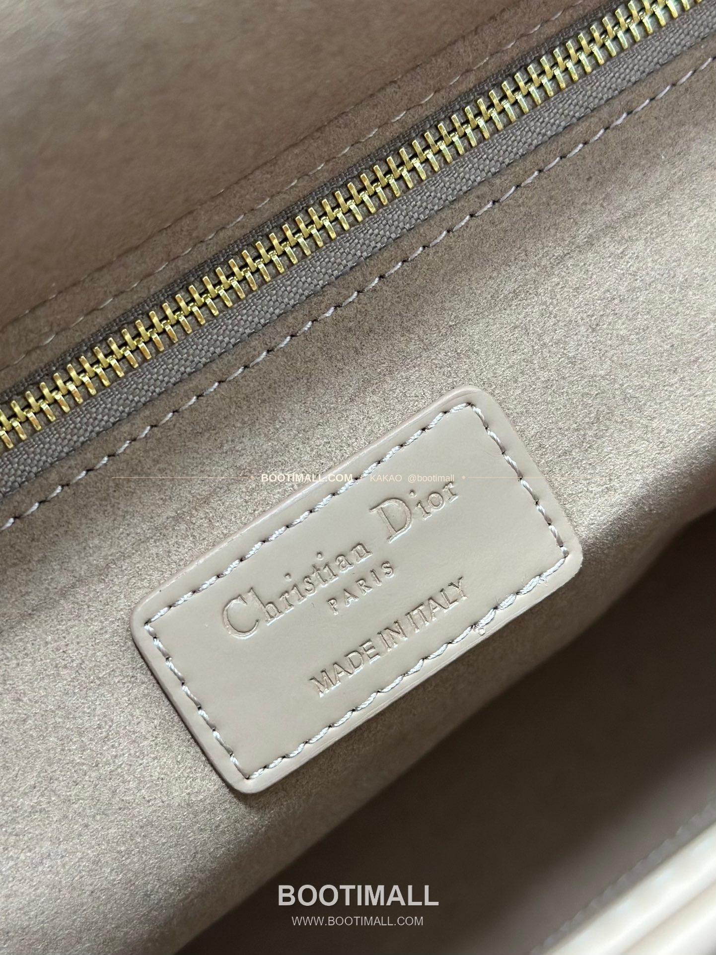 디올 레이디 디올 카프스킨 까나쥬 울트라 매트 플랩 토트 숄더백 Dior Lady Dior Calfskin Cannage Ultra Matte Flap Tote Shoulder Bag M0566 32cm 9