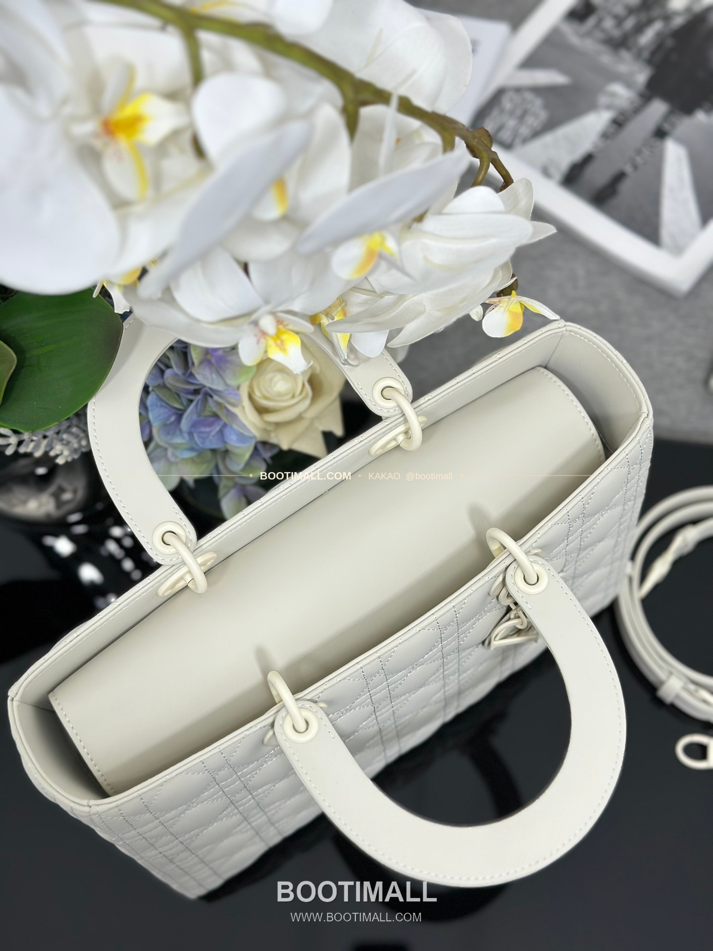 디올 레이디 디올 카프스킨 까나쥬 울트라 매트 플랩 토트 숄더백 Dior Lady Dior Calfskin Cannage Ultra Matte Flap Tote Shoulder Bag M0566 32cm 7