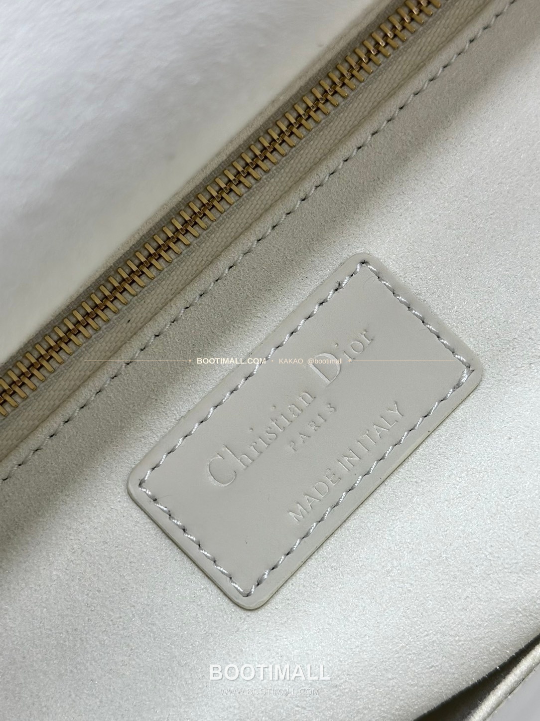 디올 레이디 디올 카프스킨 까나쥬 울트라 매트 플랩 토트 숄더백 Dior Lady Dior Calfskin Cannage Ultra Matte Flap Tote Shoulder Bag M0566 32cm 9