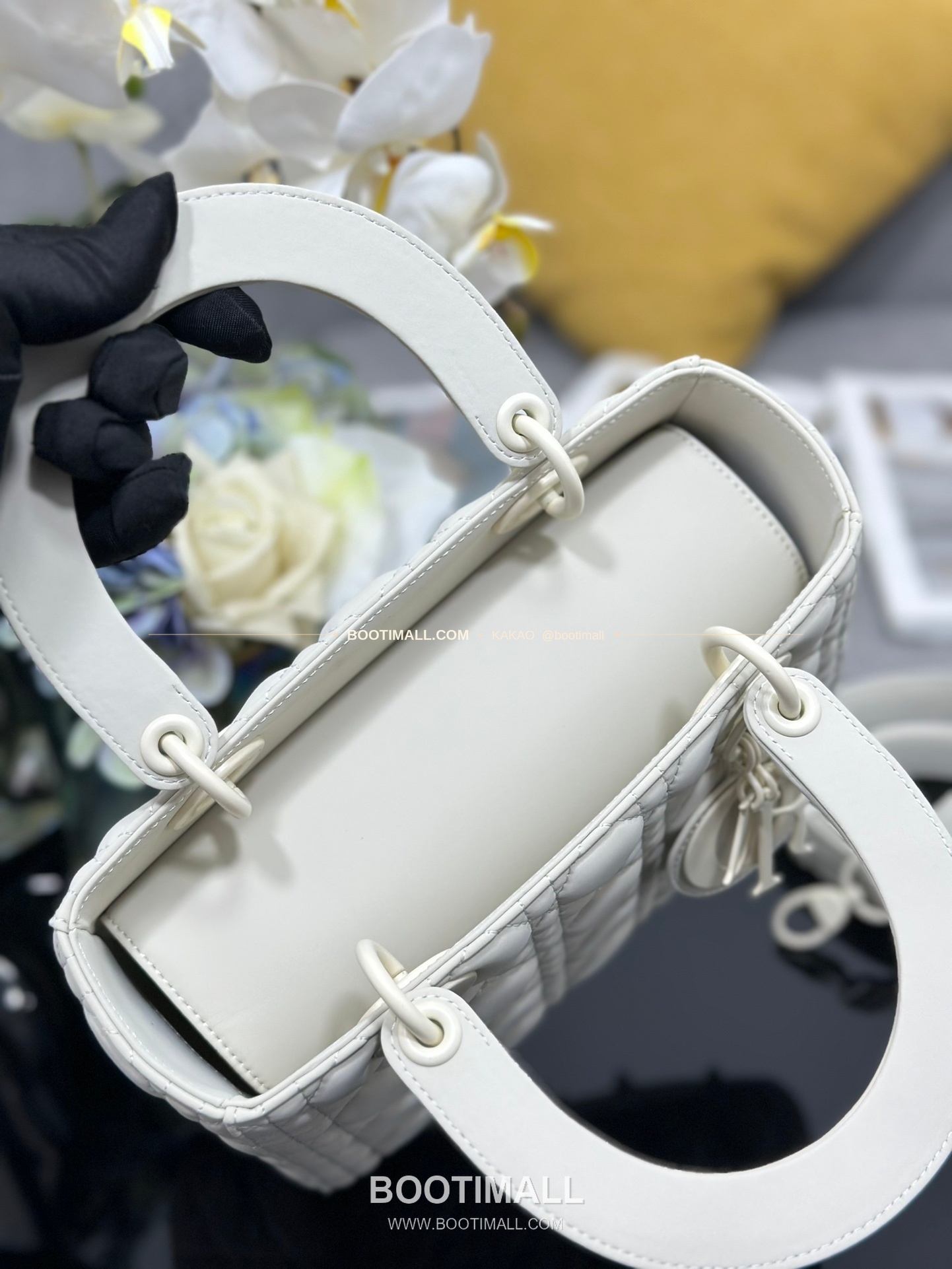 디올 레이디 디올 카프스킨 까나쥬 울트라 매트 플랩 토트 숄더백 Dior Lady Dior Calfskin Cannage Ultra Matte Flap Tote Shoulder Bag M0565 24cm 7