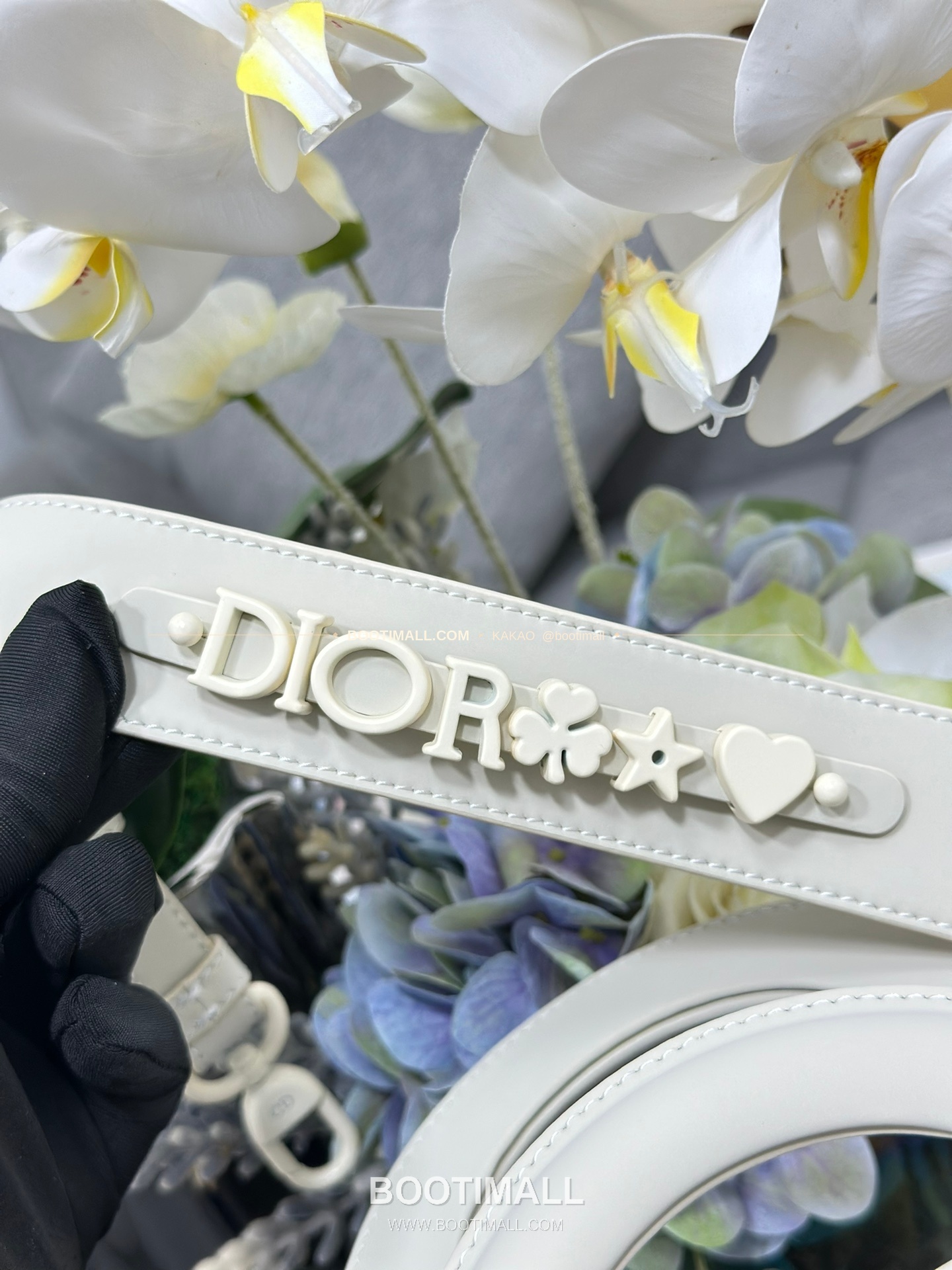 디올 레이디 디올 마이 카프스킨 까나쥬 울트라 매트 배지 참 토트 숄더백 Dior Lady Dior My Calfskin Cannage Ultra Matte Badge D.I.O.R Charm Tote Shoulder Bag M0538 20cm 7