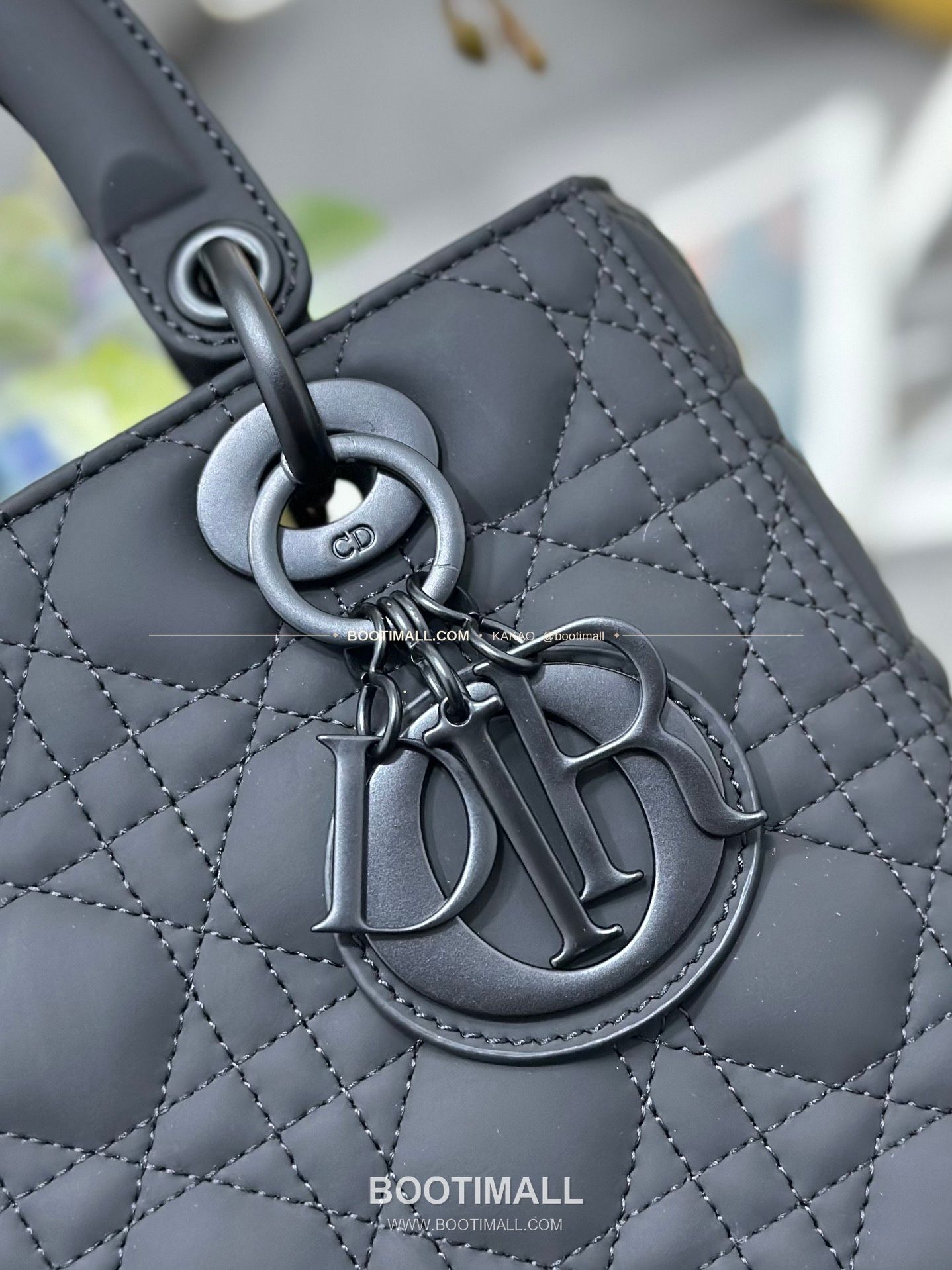 디올 레이디 디올 카프스킨 까나쥬 울트라 매트 플랩 토트 숄더백 Dior Lady Dior Calfskin Cannage Ultra Matte Flap Tote Shoulder Bag M0565 24cm 6