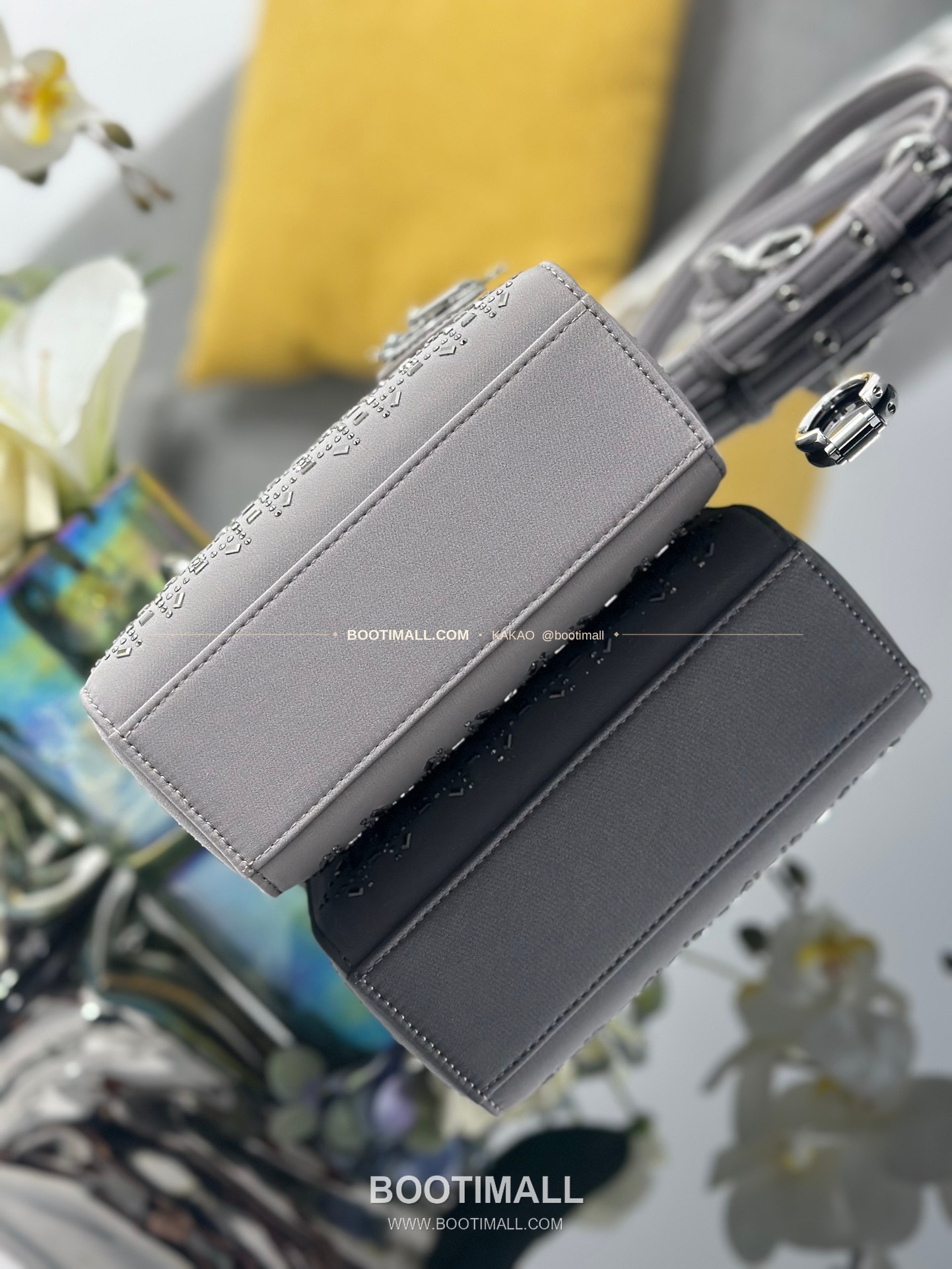 디올 레이디 디올 새틴 까나쥬 크리스탈 자수 D.I.O.R 참 미니 체인 숄더백 Dior Lady Dior Satin Cannage Crystal Embroidered D.I.O.R Charm Mini Chain Shoulder Bag M0505 17cm 4