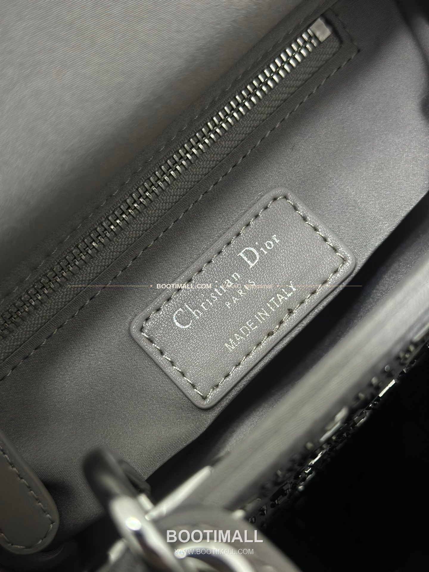 디올 레이디 디올 새틴 까나쥬 크리스탈 자수 D.I.O.R 참 미니 체인 숄더백 Dior Lady Dior Satin Cannage Crystal Embroidered D.I.O.R Charm Mini Chain Shoulder Bag M0505 17cm 9