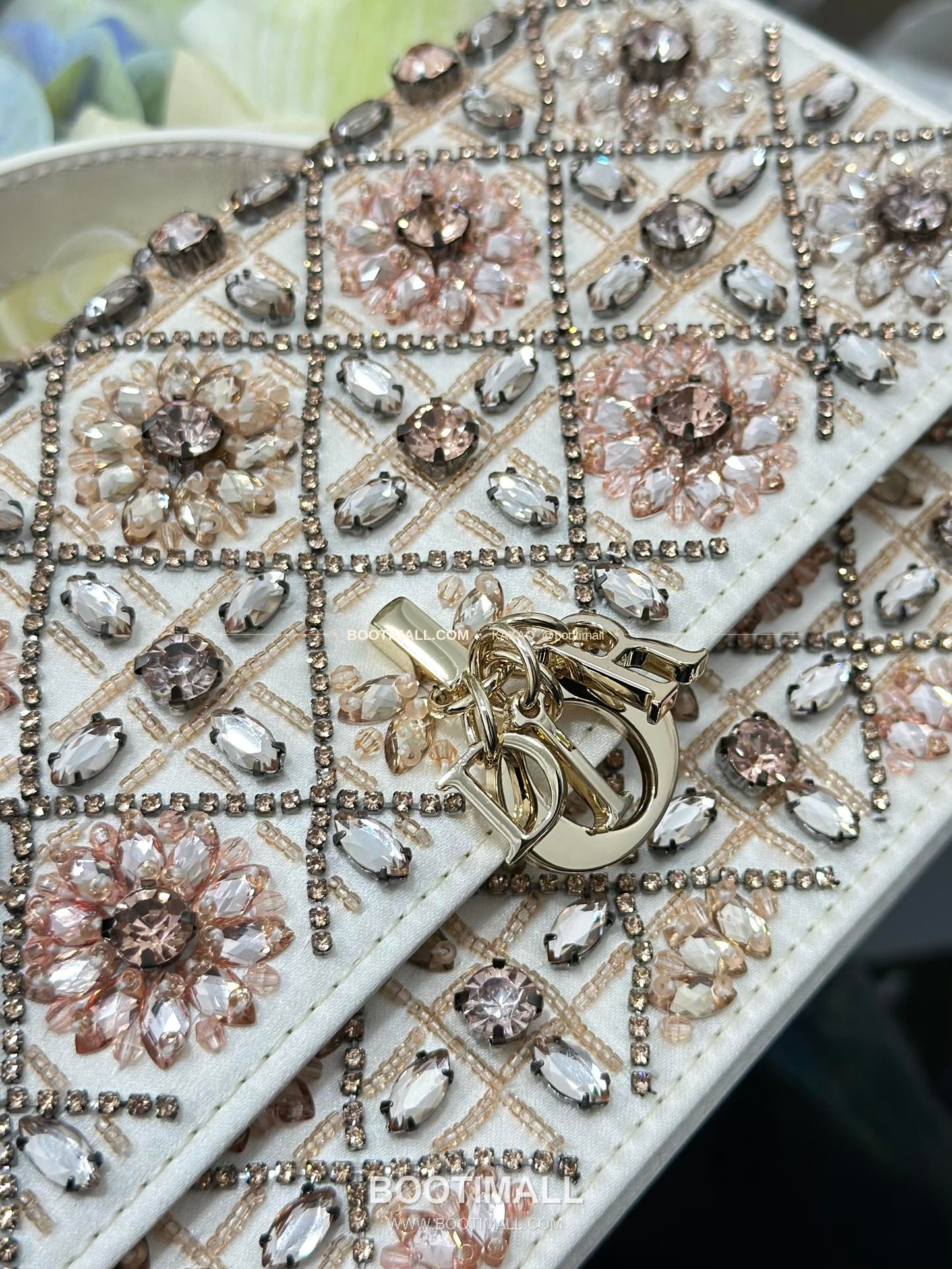 디올 미스 디올 새틴 까나쥬 핑크 크리스탈 자수 D.I.O.R 참 체인 숄더백 Dior Miss Dior Satin Cannage Pink Crystal Embroidered D.I.O.R Charm Chain Shoulder Bag M0997 21cm 6