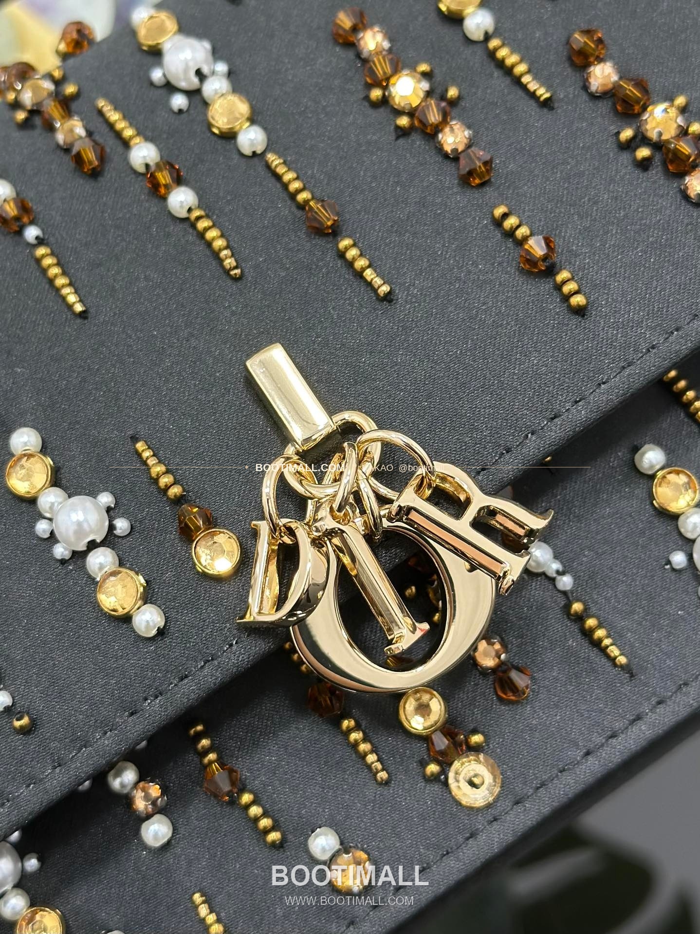 디올 미스 디올 새틴 까나쥬 핑크 크리스탈 자수 D.I.O.R 참 체인 숄더백 Dior Miss Dior Satin Cannage Pink Crystal Embroidered D.I.O.R Charm Chain Shoulder Bag M0997 21cm 6