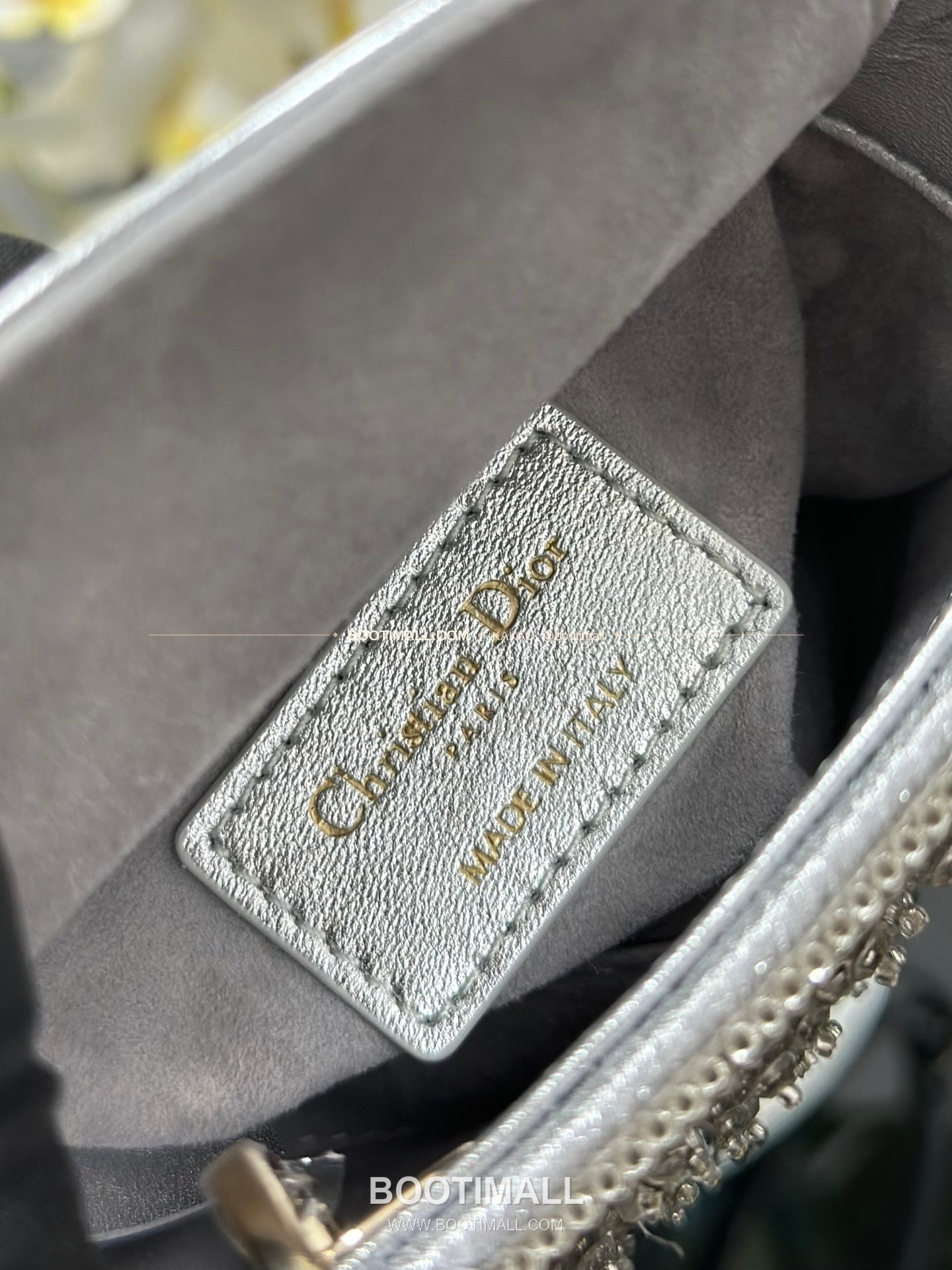 디올 레이디 디올 새틴 그라데이션 크리스탈 자수 D.I.O.R 참 초미니 체인 숄더백 Dior Lady Dior Satin Gradient Crystal Embroidered D.I.O.R Charm Micro Chain Shoulder Bag S0856 12cm 9