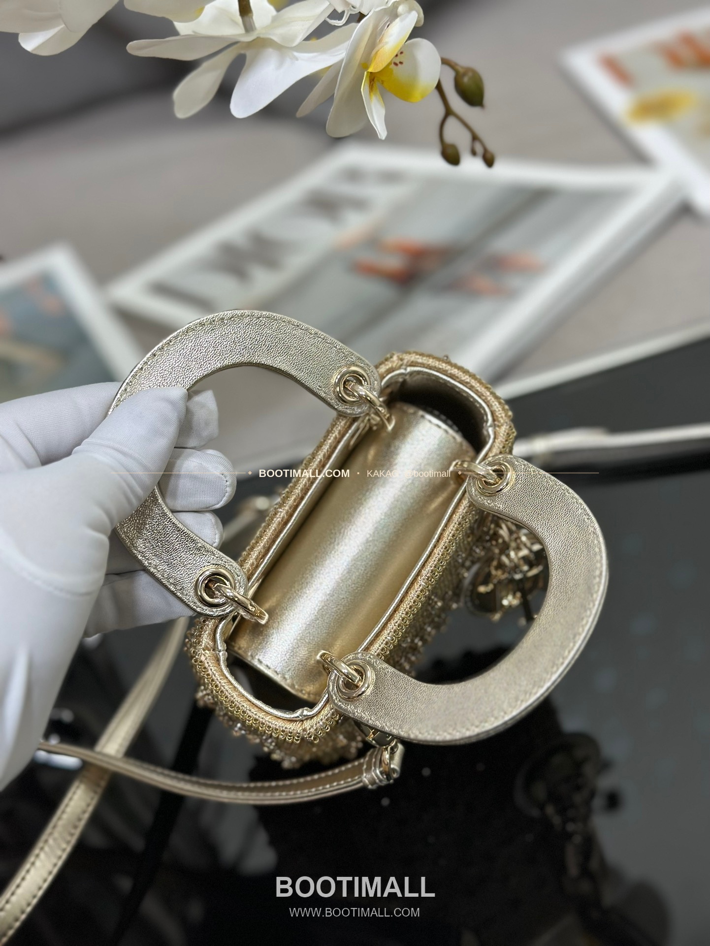 디올 레이디 디올 새틴 그라데이션 크리스탈 자수 D.I.O.R 참 초미니 체인 숄더백 Dior Lady Dior Satin Gradient Crystal Embroidered D.I.O.R Charm Micro Chain Shoulder Bag S0856 12cm 7