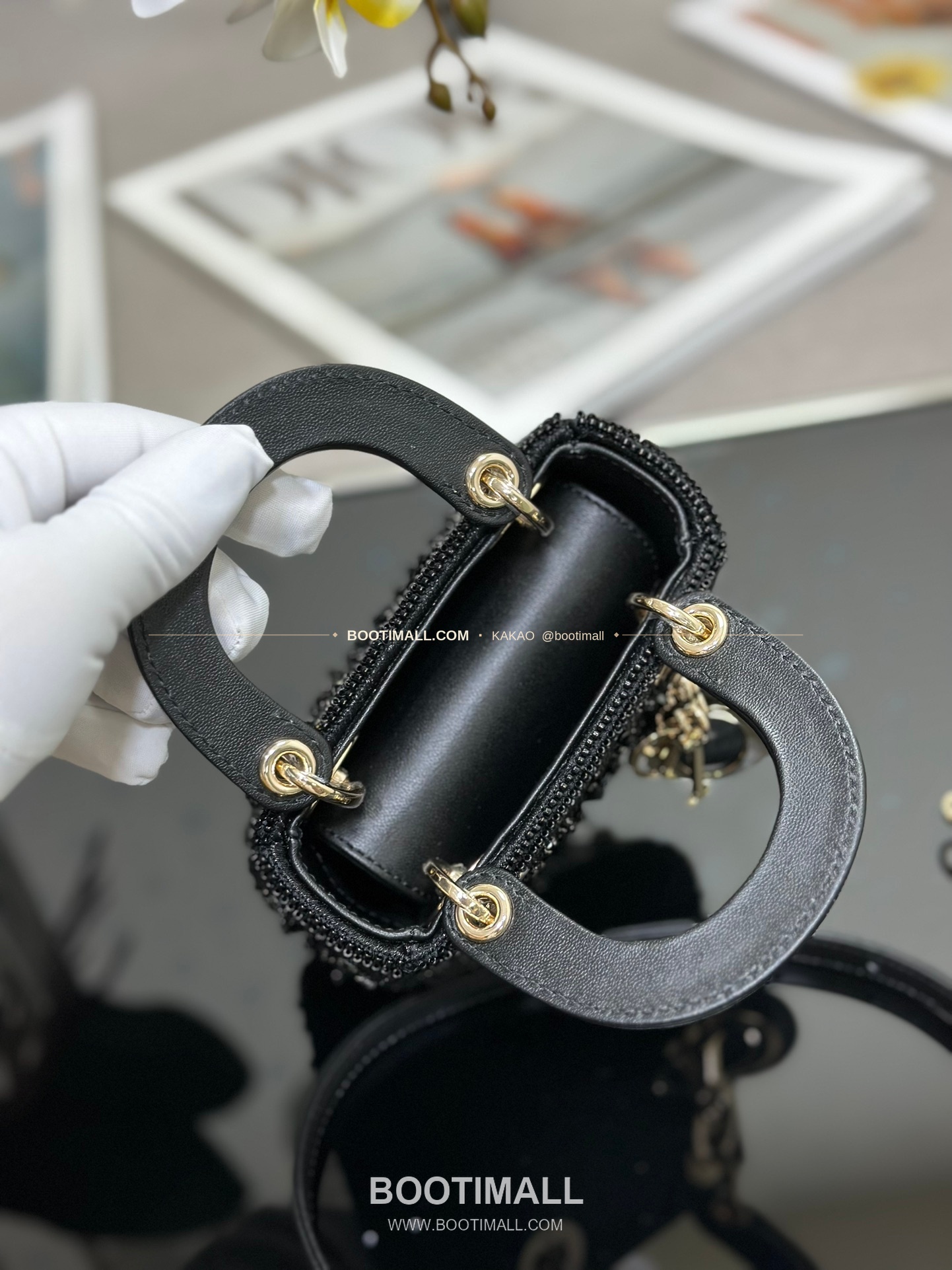 디올 레이디 디올 새틴 그라데이션 크리스탈 자수 D.I.O.R 참 초미니 체인 숄더백 Dior Lady Dior Satin Gradient Crystal Embroidered D.I.O.R Charm Micro Chain Shoulder Bag S0856 12cm 7