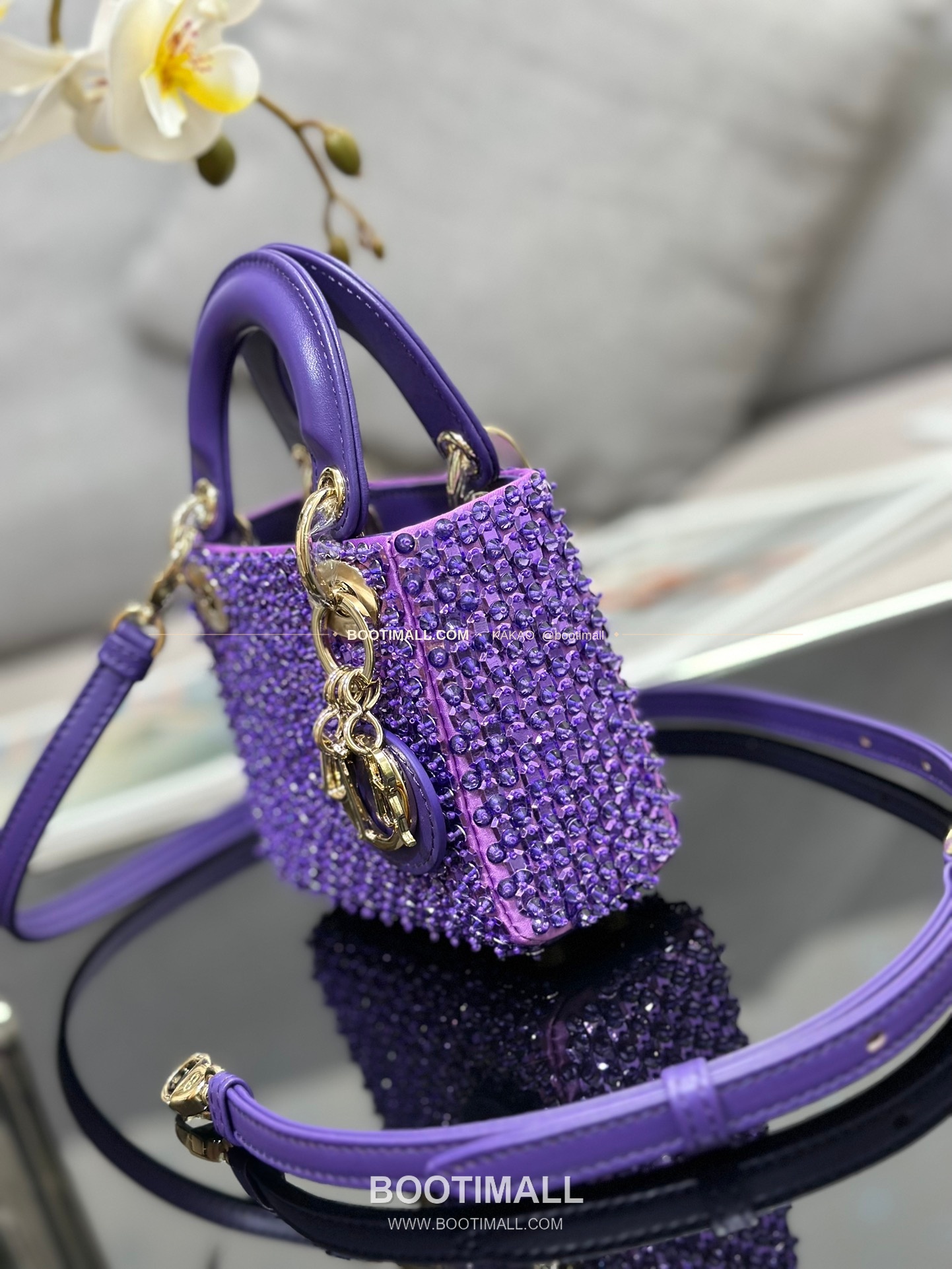 디올 레이디 디올 새틴 그라데이션 크리스탈 자수 D.I.O.R 참 초미니 체인 숄더백 Dior Lady Dior Satin Gradient Crystal Embroidered D.I.O.R Charm Micro Chain Shoulder Bag S0856 12cm 3